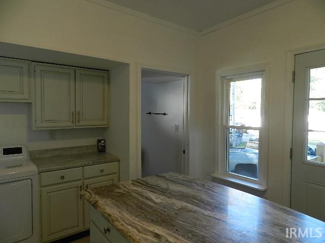 Photo 14 of 915 E Garfield Street