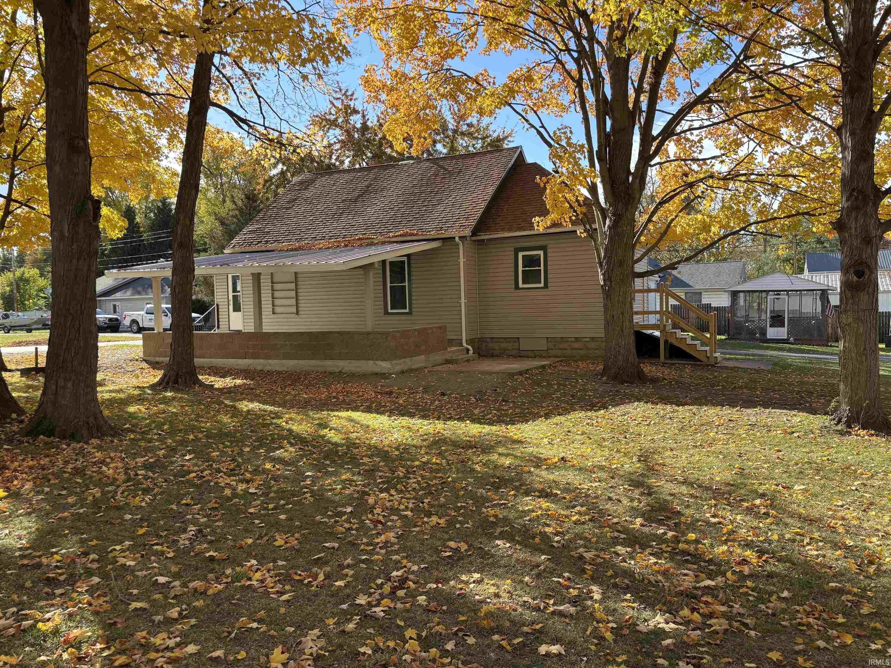 Photo 18 of 915 E Garfield Street