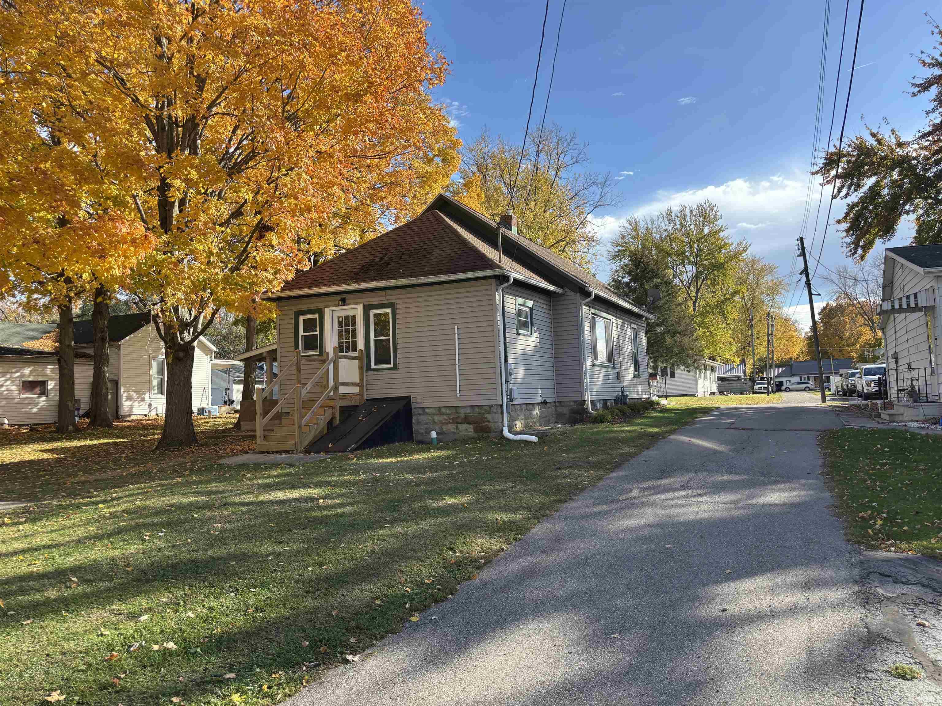 Photo 22 of 915 E Garfield Street