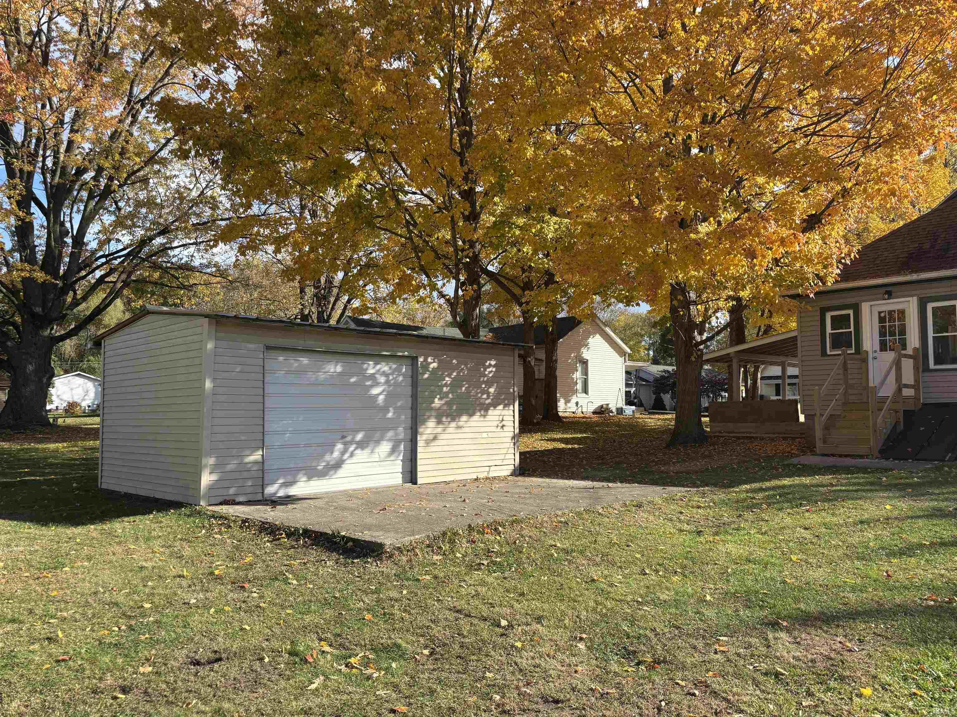 Photo 23 of 915 E Garfield Street