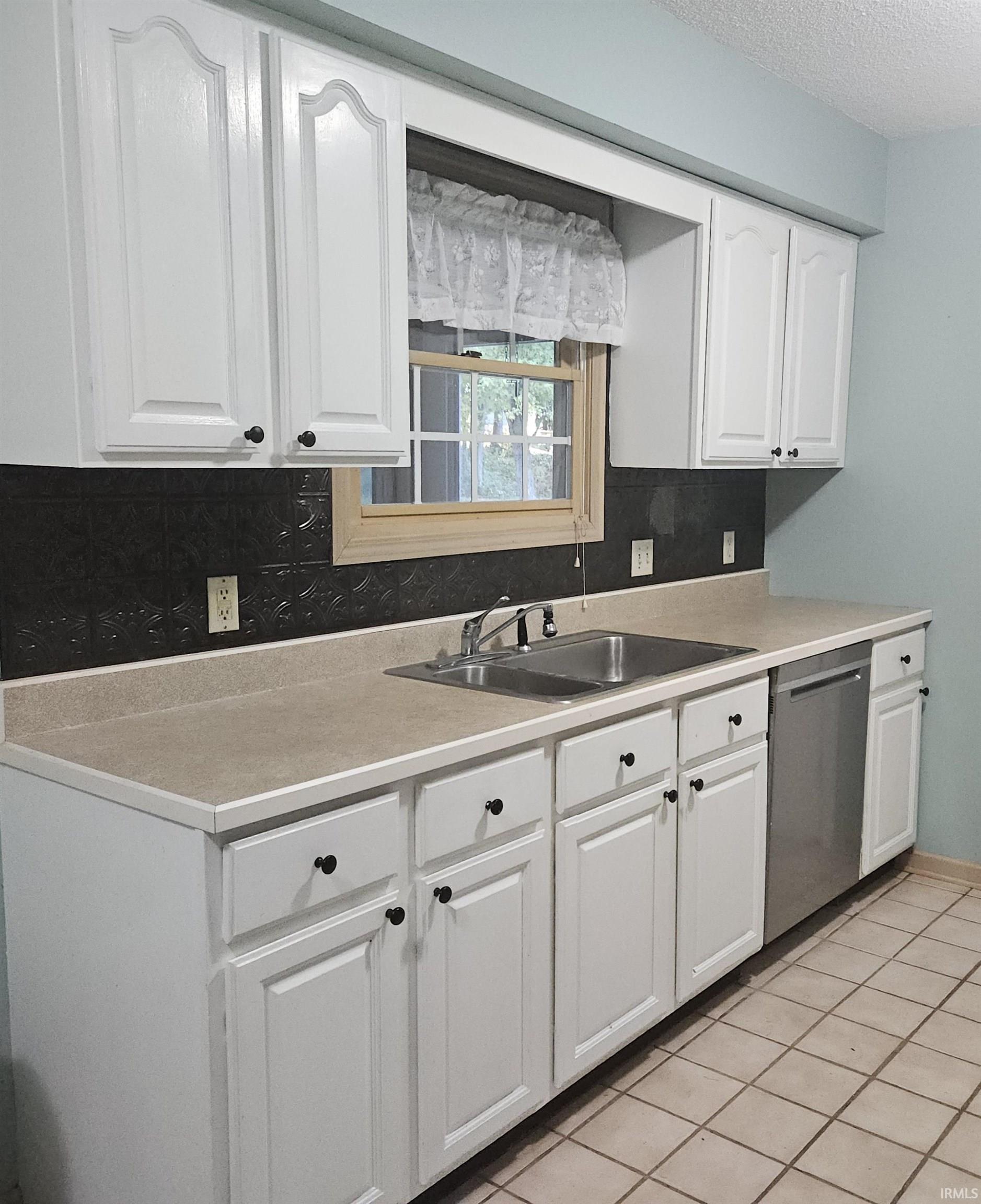 Photo 9 of 1318 Gable Drive