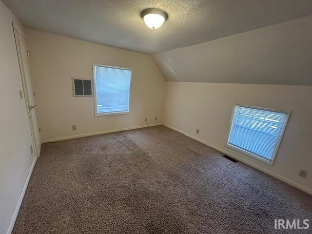 Photo 11 of 637 Mayne Street