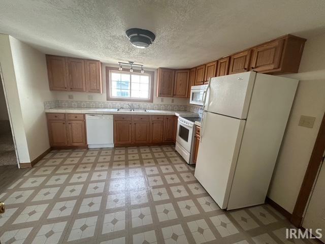 Photo 5 of 637 Mayne Street