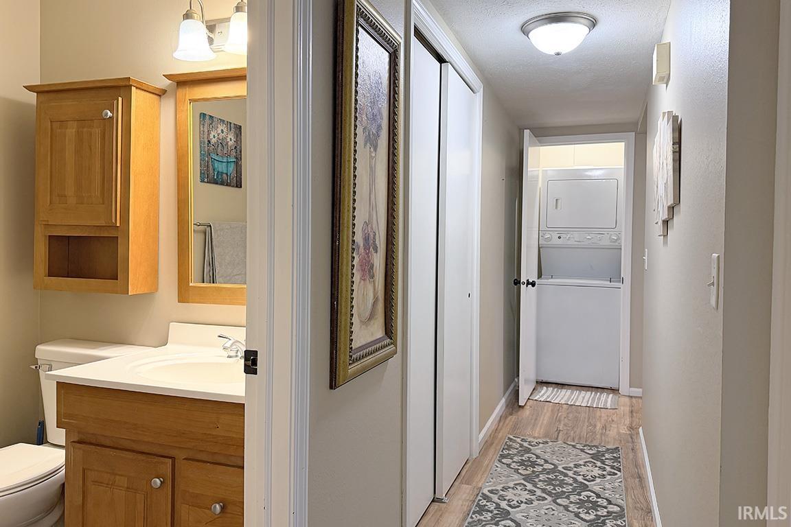 Photo 11 of 1101 Court Lane