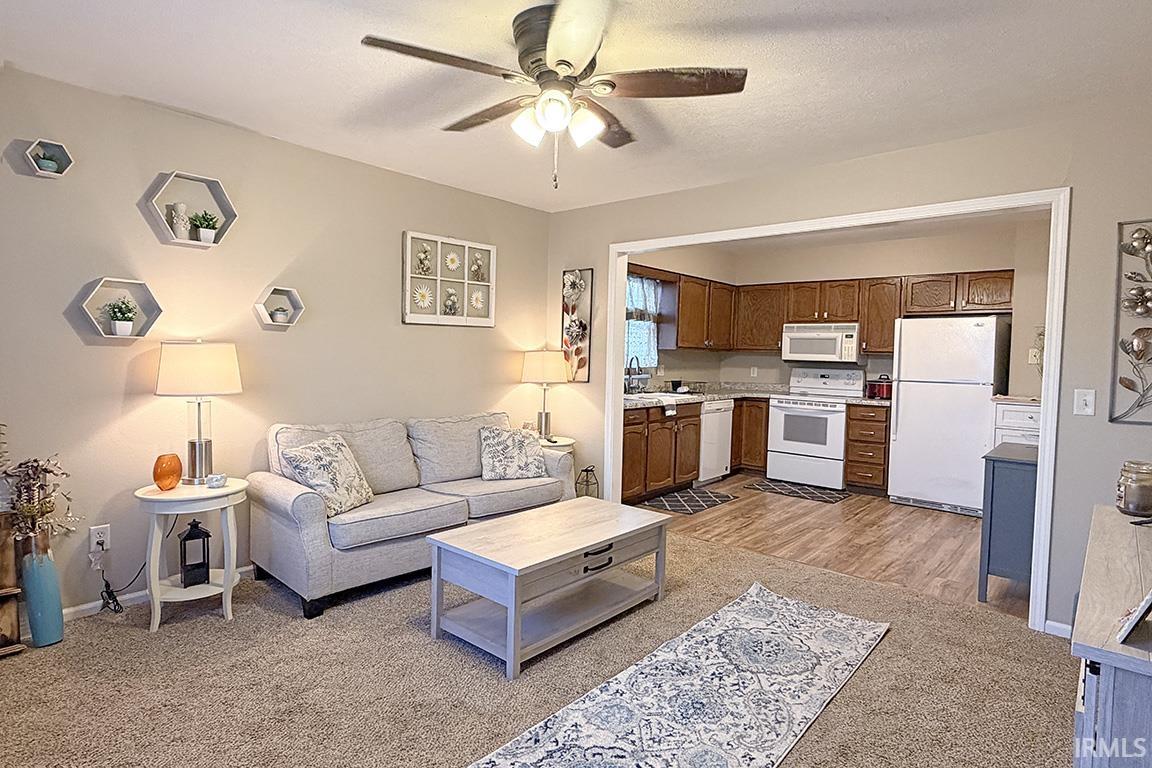 Photo 3 of 1101 Court Lane