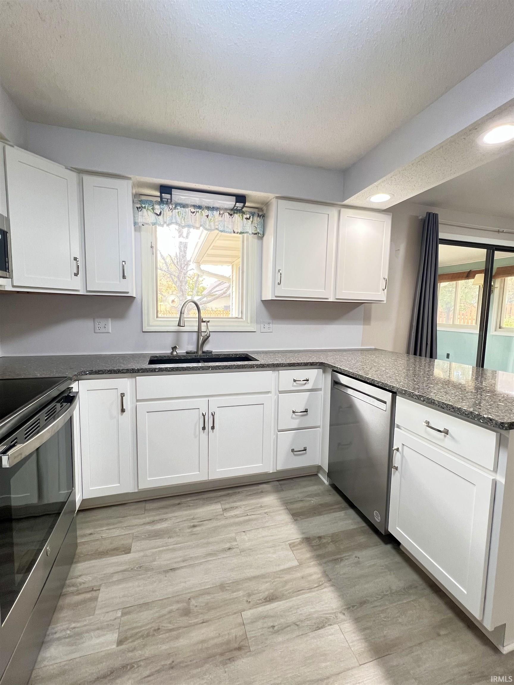 Photo 5 of 9619 Creek Bed Place