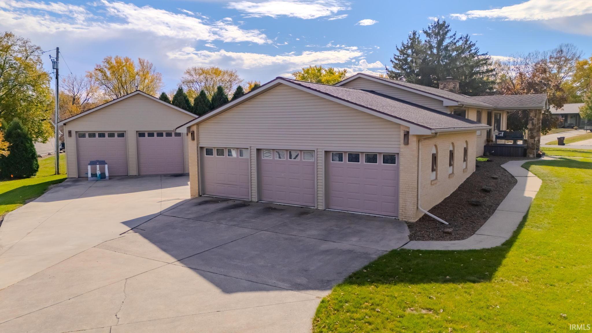 Homes for sale in Wabash, IN | 1321 Helms Dr, Wabash, IN 46992 | MLS# 202544828