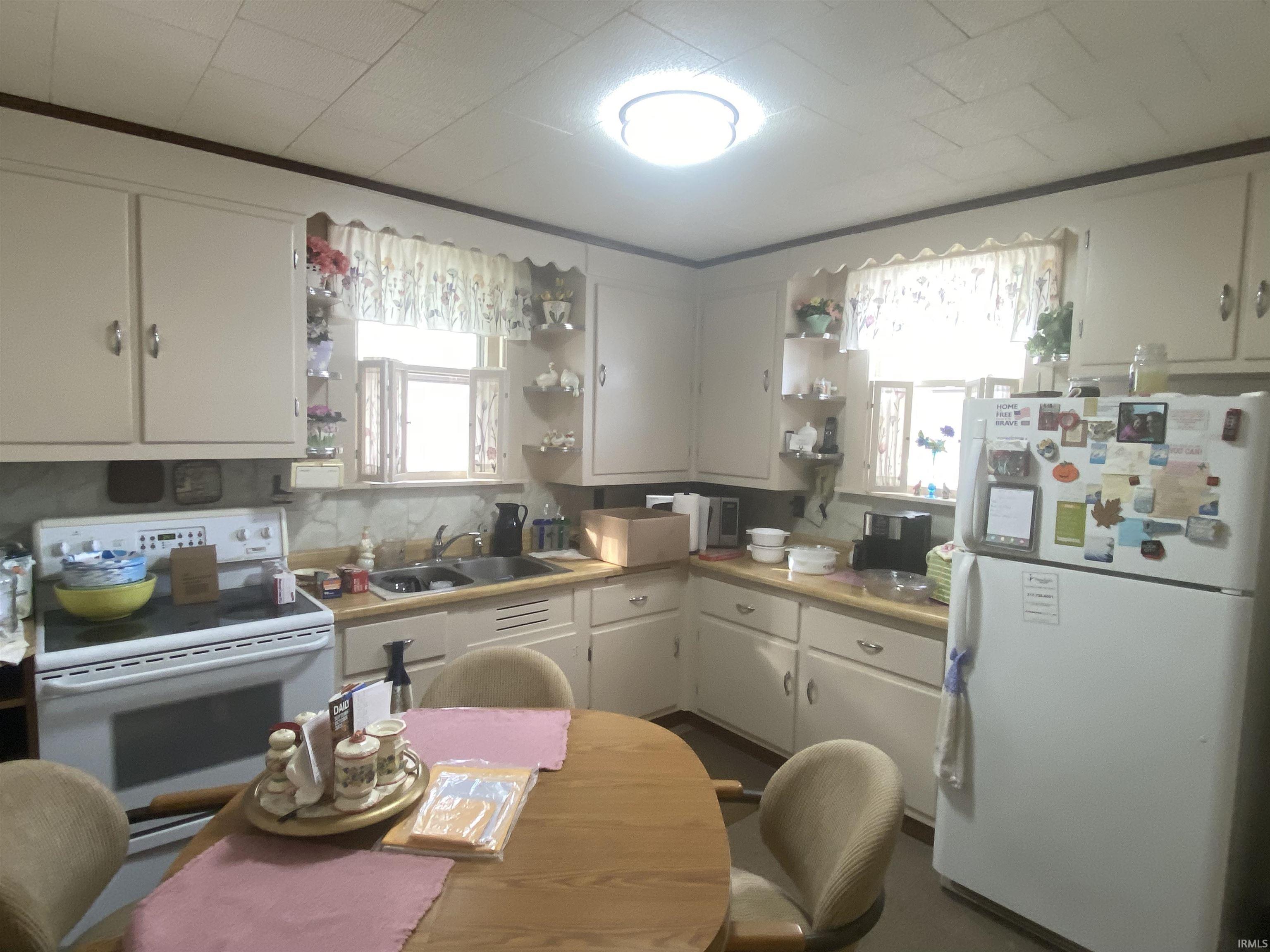 Photo 7 of 672 E Franklin Street