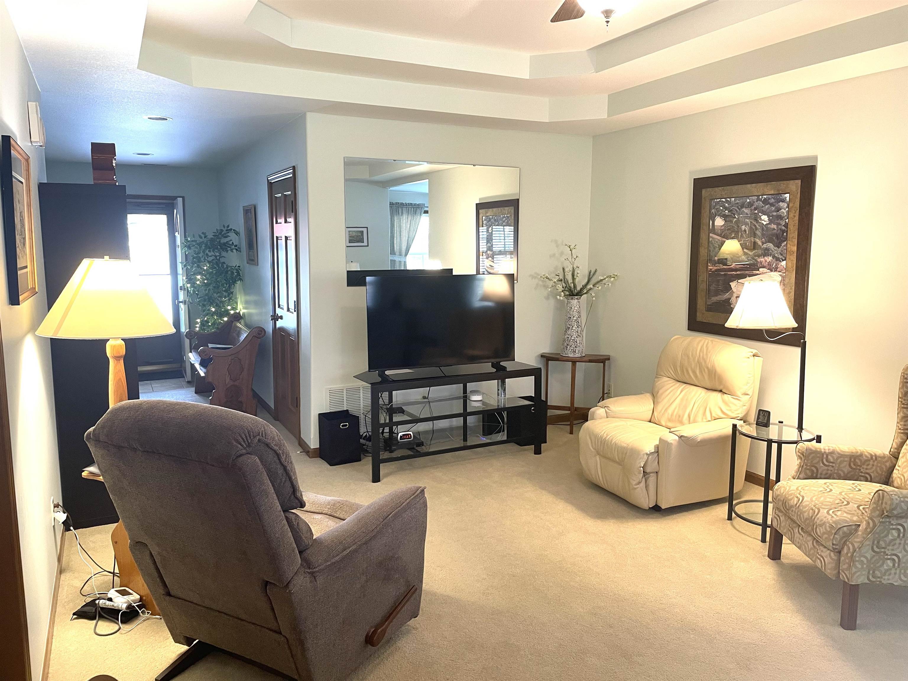 Photo 10 of 223 Coronet Street