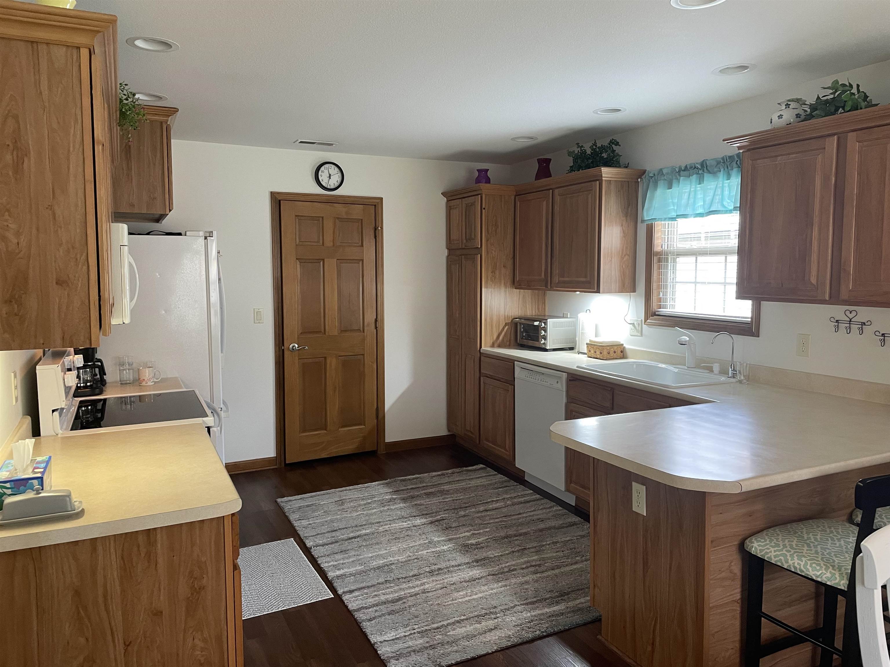 Photo 14 of 223 Coronet Street