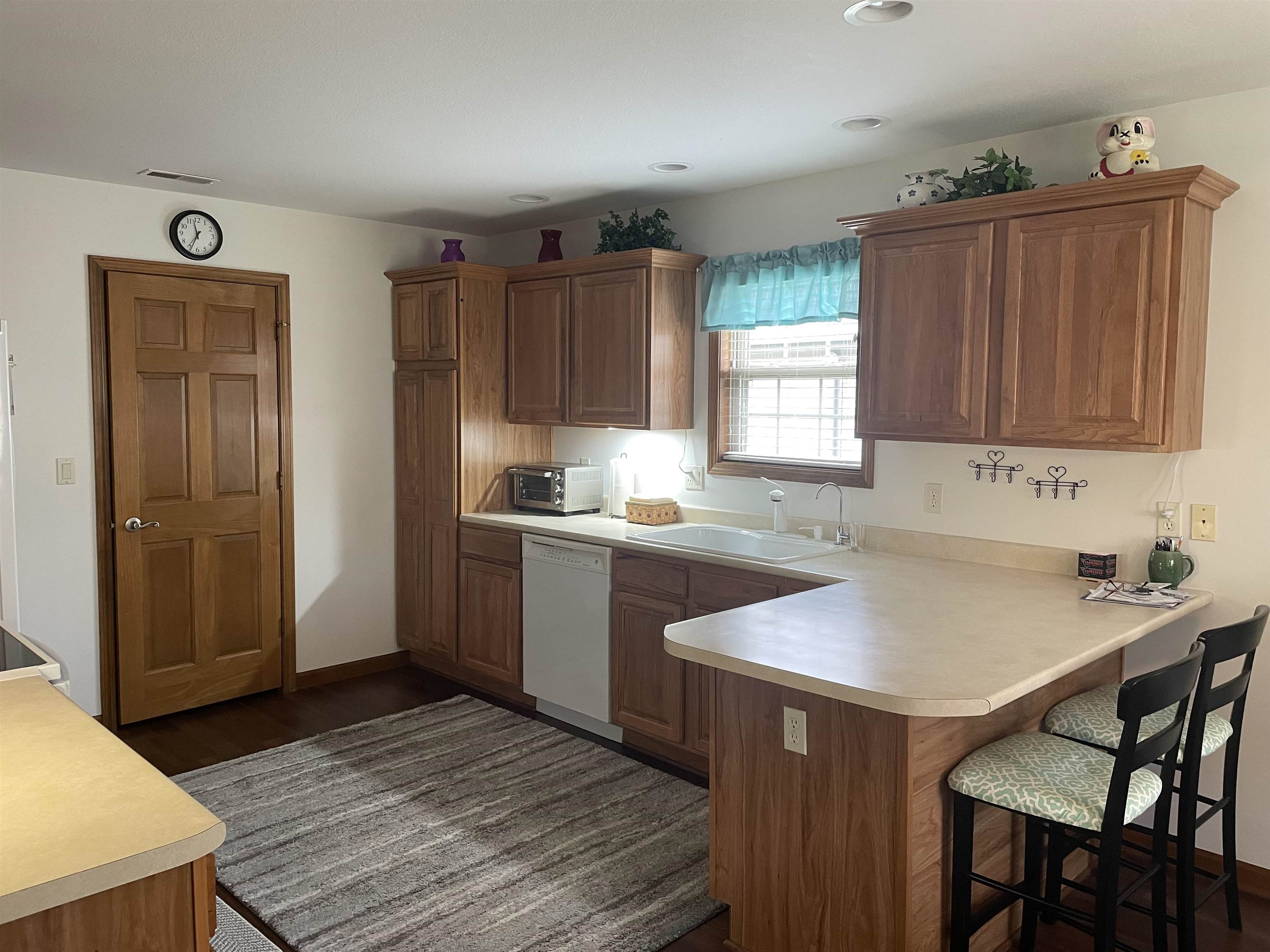 Photo 16 of 223 Coronet Street