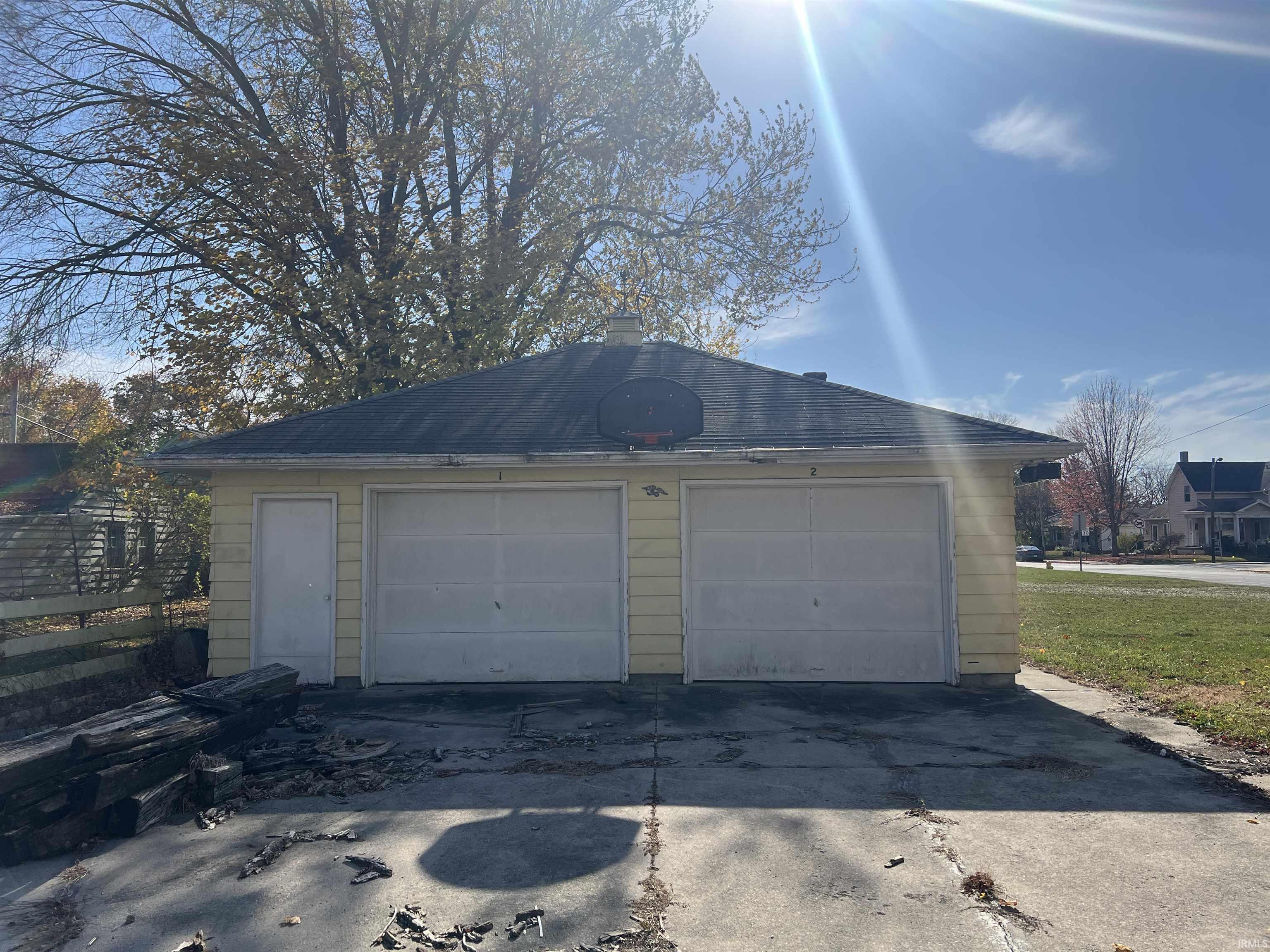 Photo 4 of 922 W Monroe Street