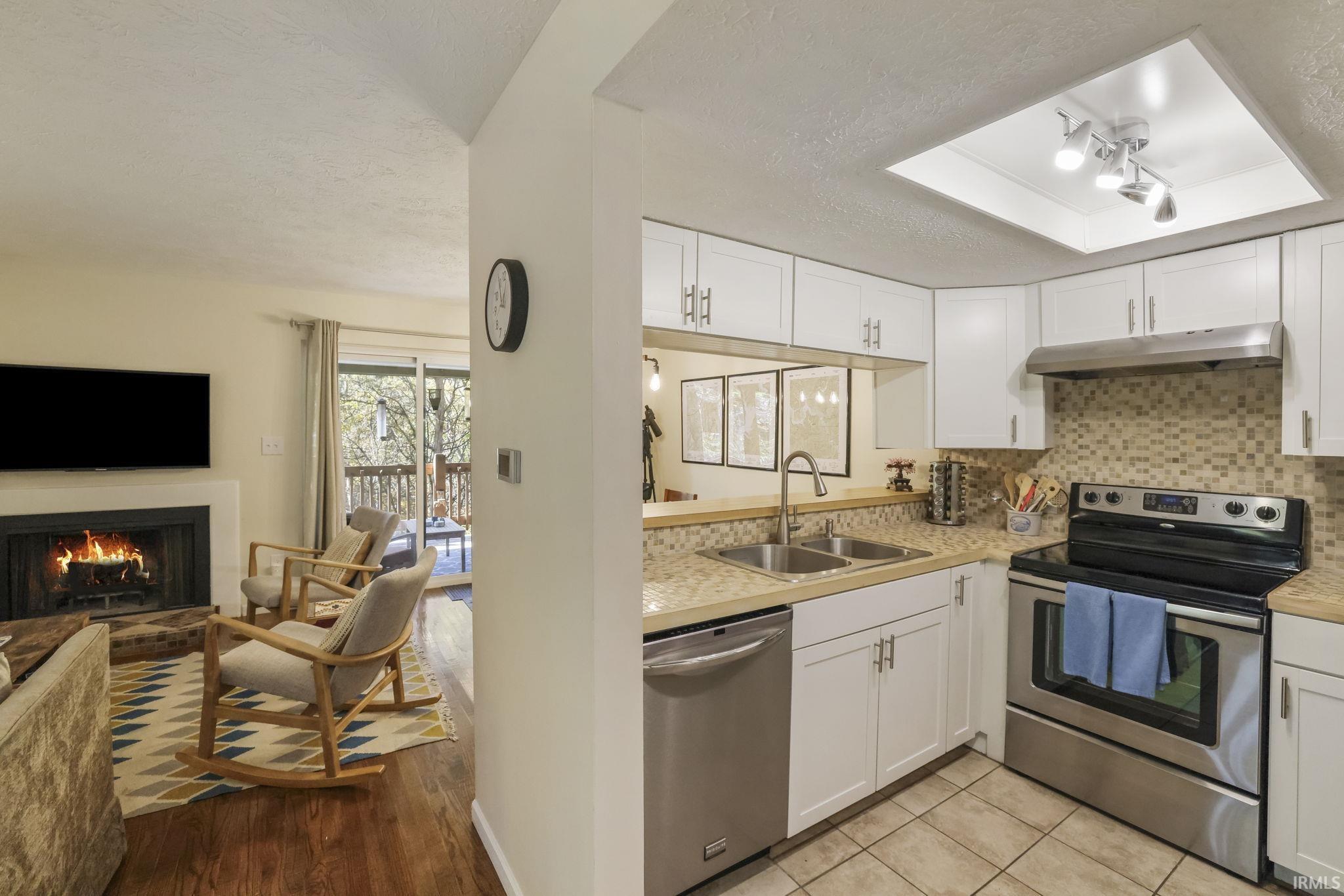 Homes for sale in Bloomington, IN | 9018 S Pointe Ridge Ln #10, Bloomington, IN 47401 | MLS# 202544873