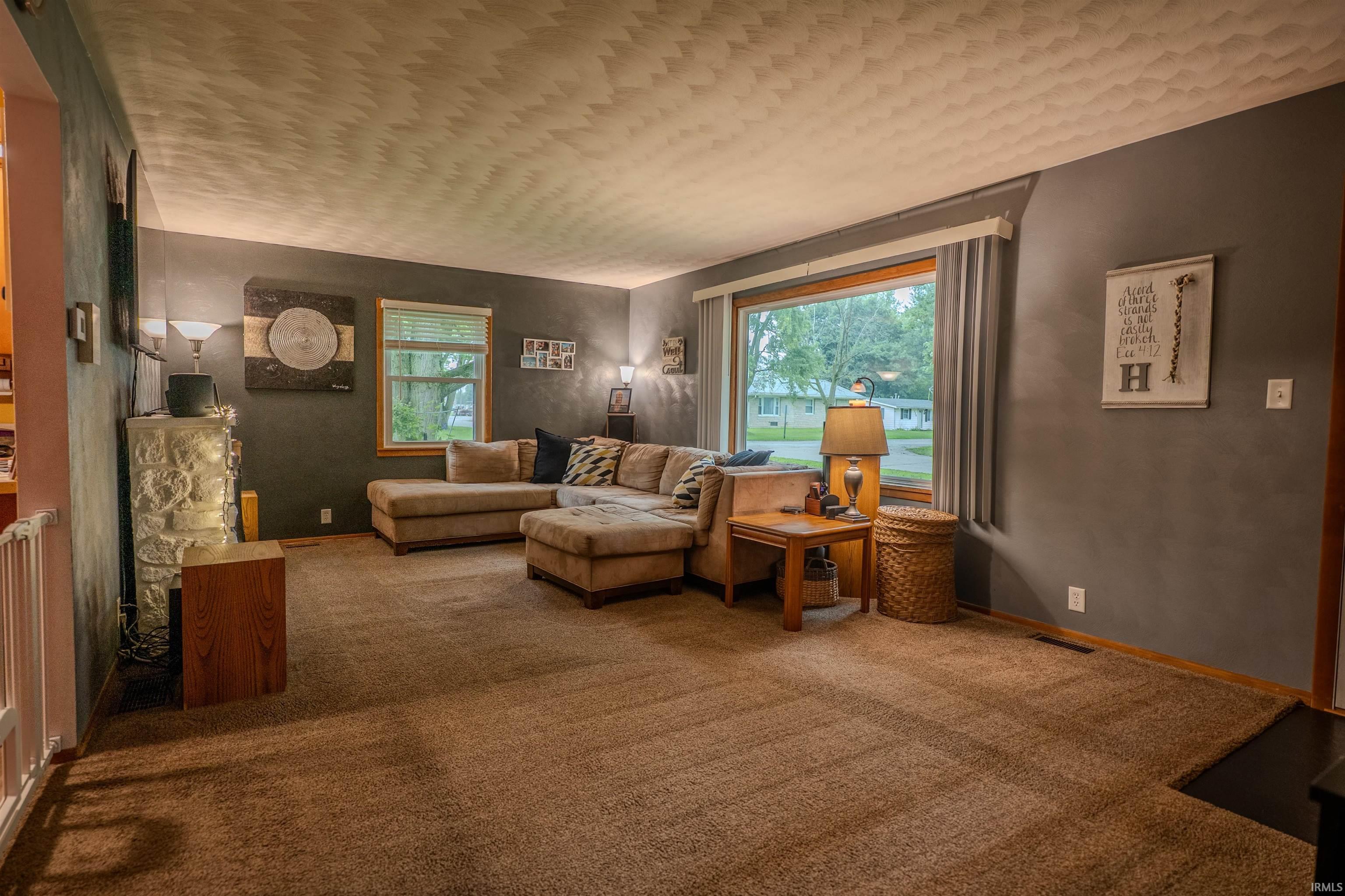 Photo 10 of 602 N Metts Street