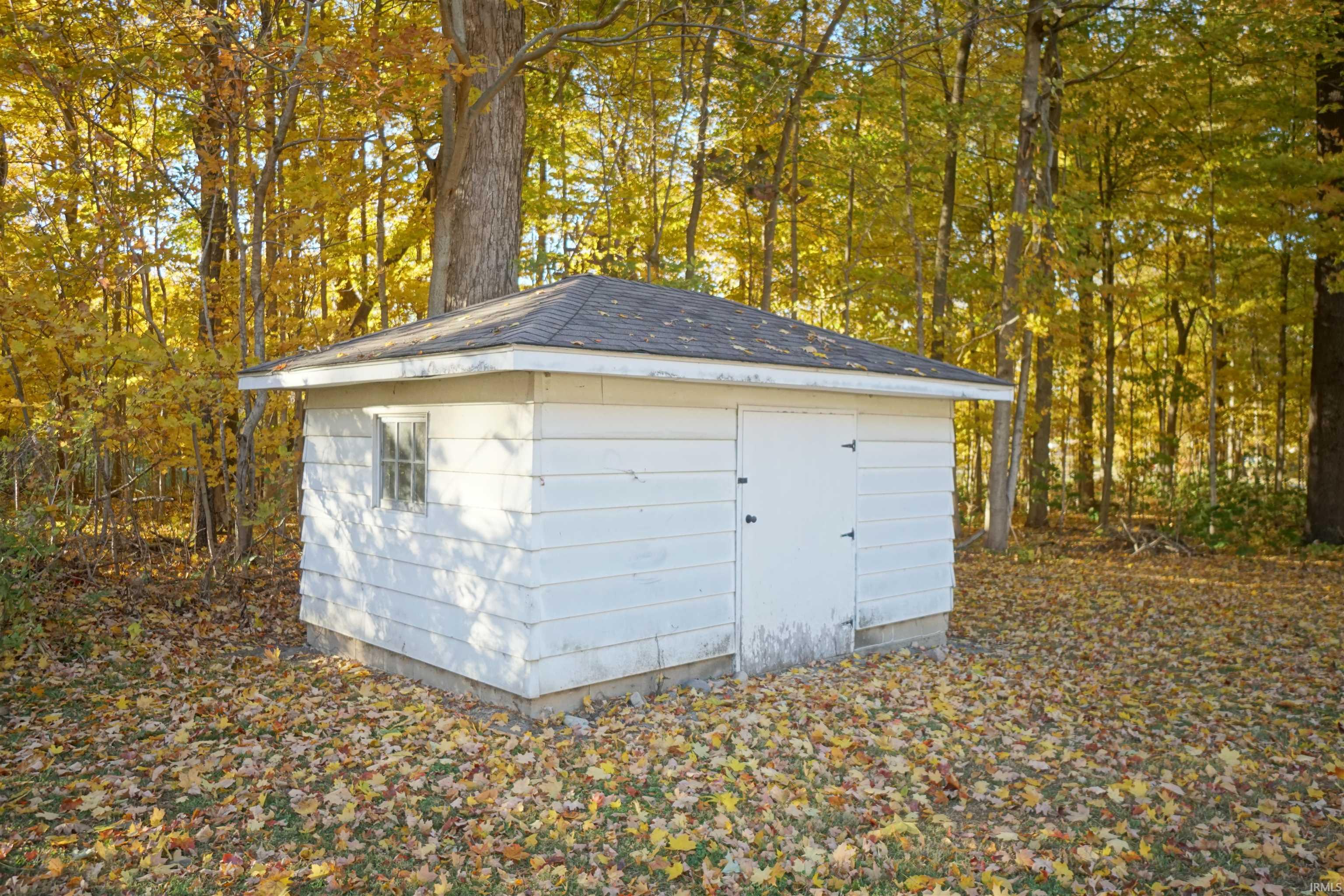 Homes for sale in Warsaw, IN | 2563 S Woodland Trl, Warsaw, IN 46580 | MLS# 202544880