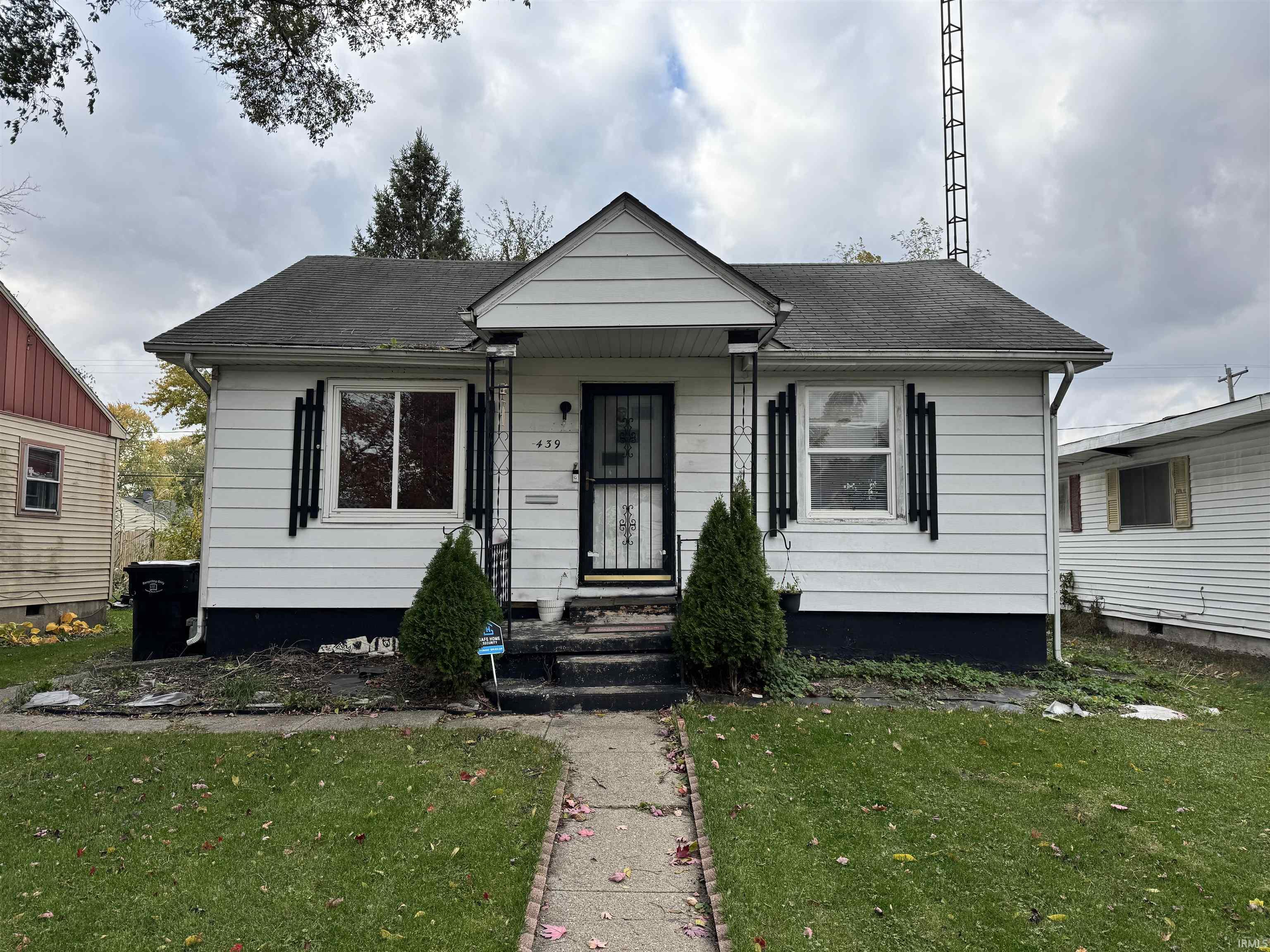 Homes for sale in South Bend, IN | 439 S Kenmore St, South Bend, IN 46619 | MLS# 202544887