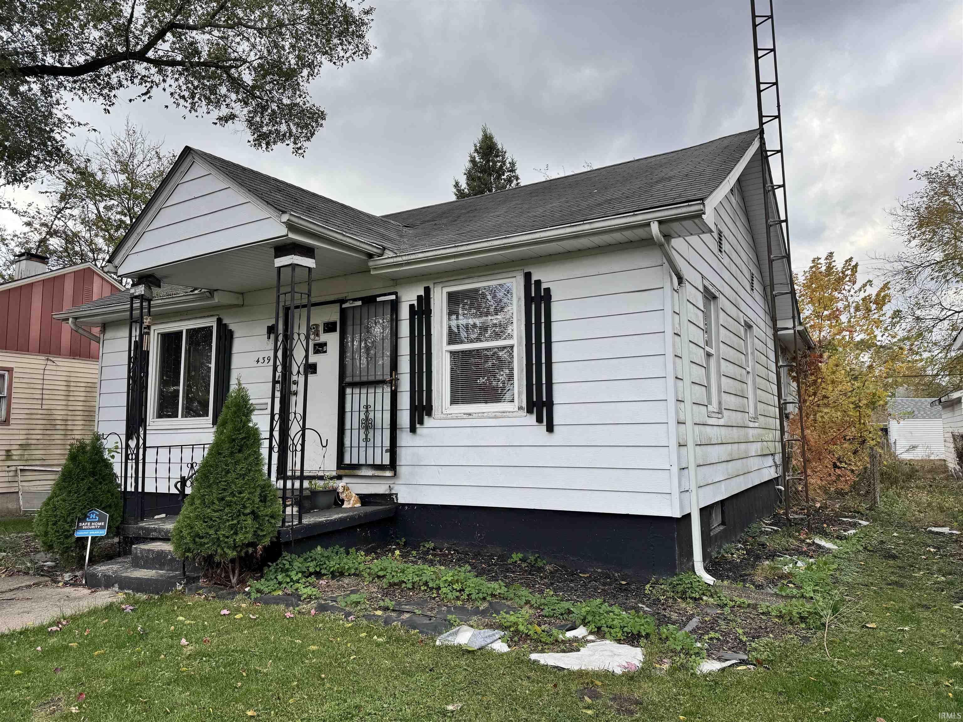 Homes for sale in South Bend, IN | 439 S Kenmore St, South Bend, IN 46619 | MLS# 202544887