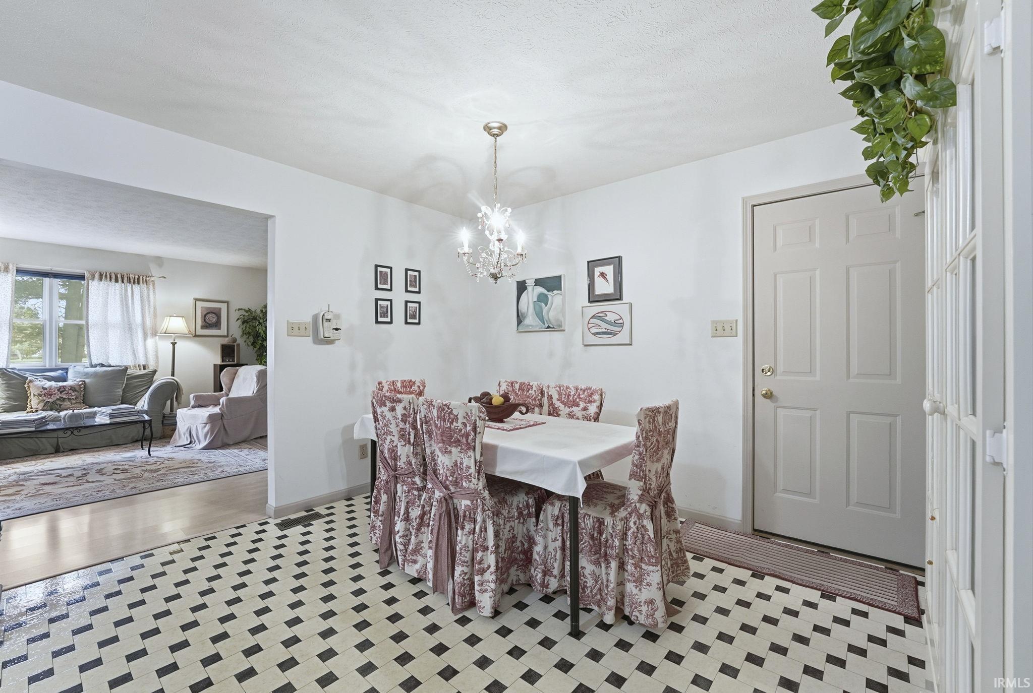 Photo 4 of 1856 S Packerton Road