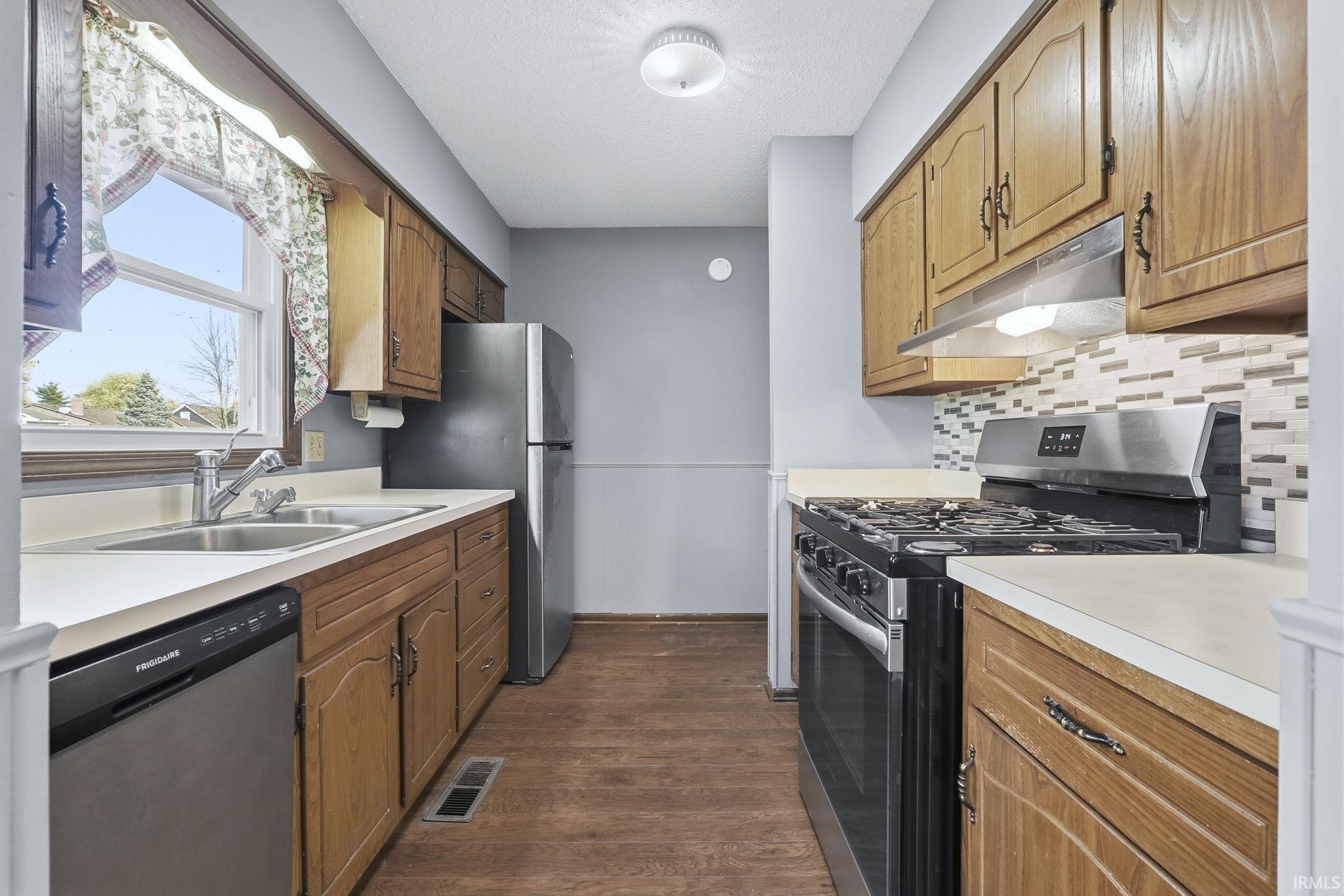 Photo 9 of 8513 Maple Bluff Court