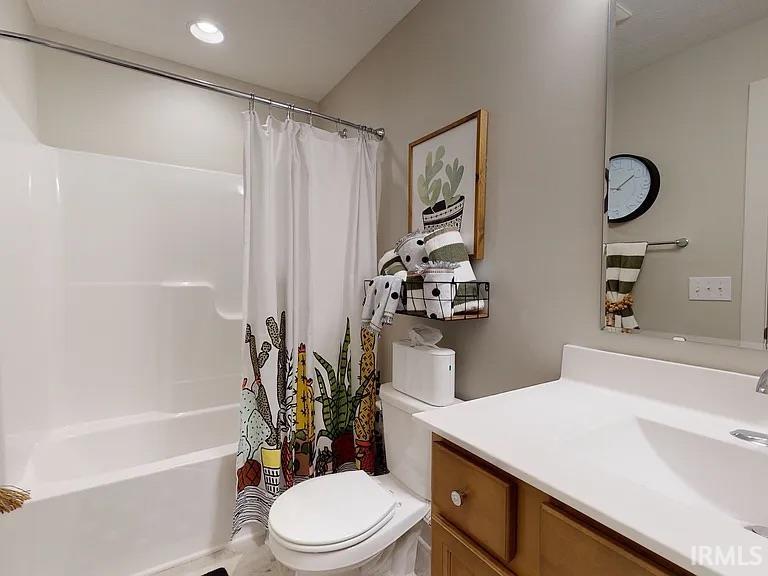 Homes for sale in Huntingburg, IN | 1402 N Crossing Pass, Huntingburg, IN 47542 | MLS# 202544929