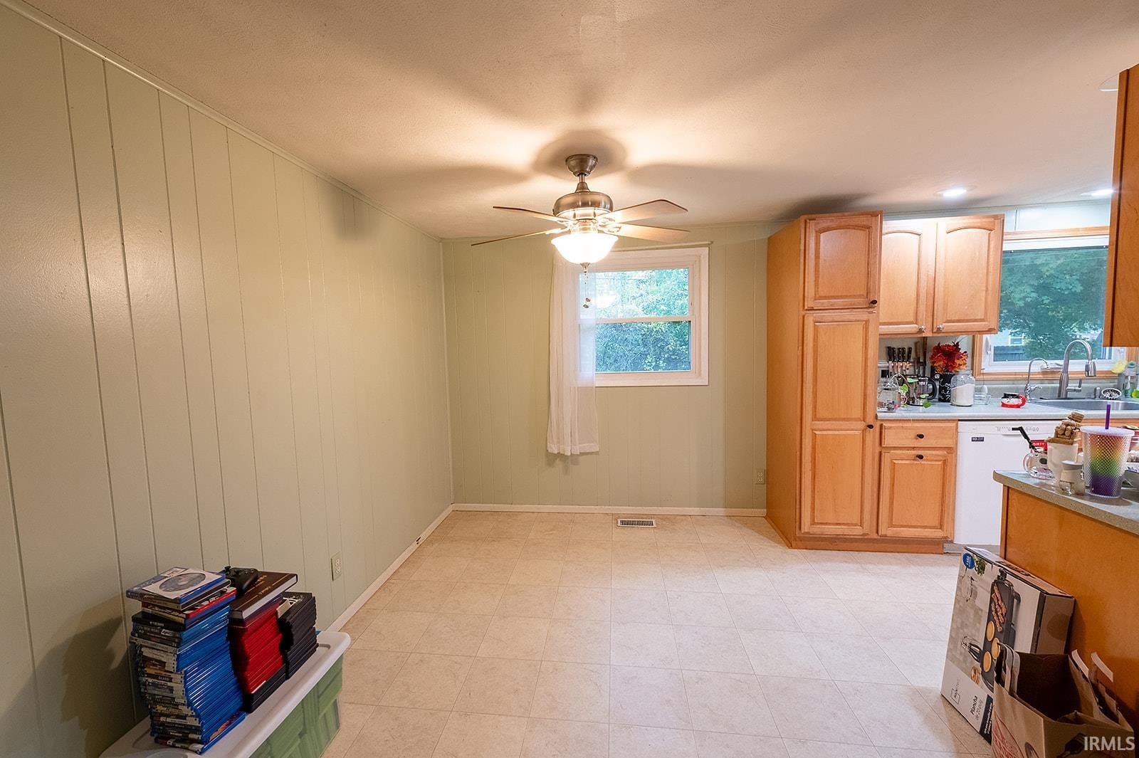 Homes for sale in Warsaw, IN | 1506 Maye St, Warsaw, IN 46580 | MLS# 202544954