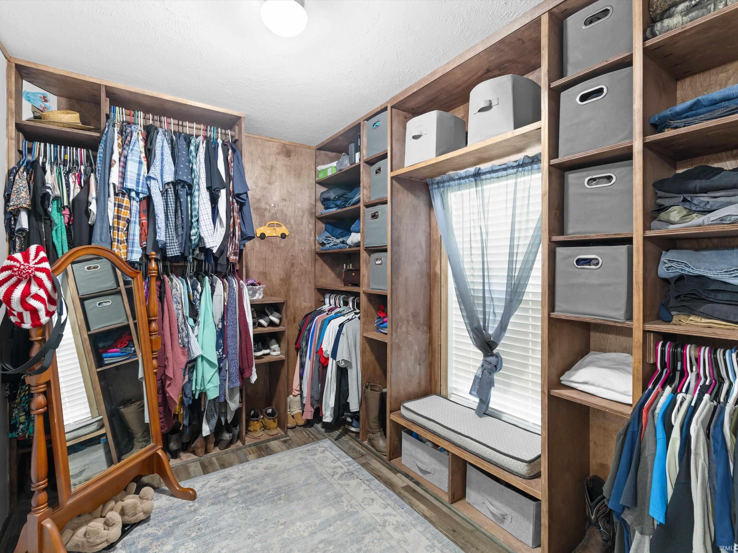 Homes for sale in Newburgh, IN | 1611 Hills Rd, Newburgh, IN 47630 | MLS# 202544962