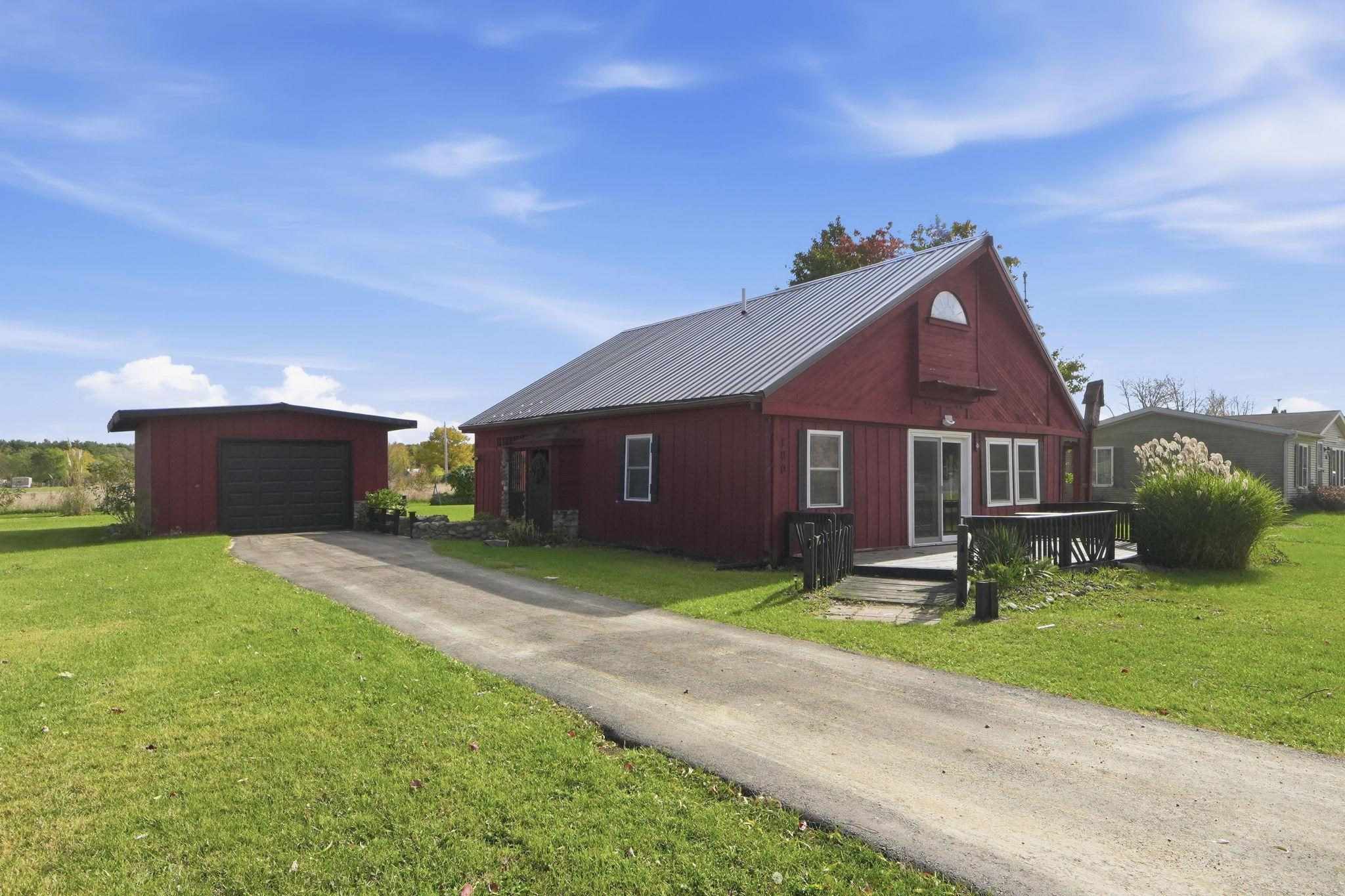 Photo 1 of 100 N 1000 W.