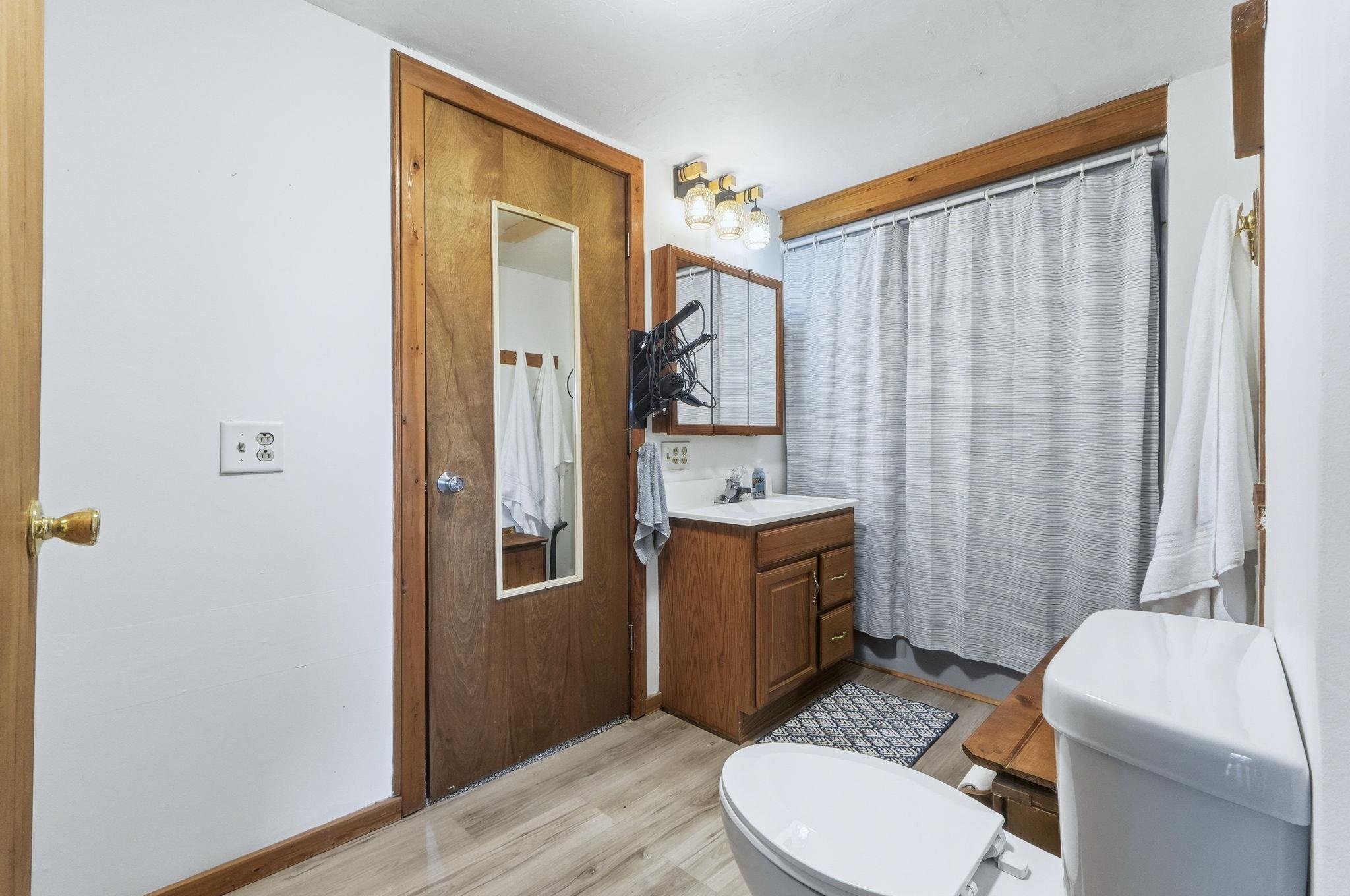 Photo 12 of 100 N 1000 W.