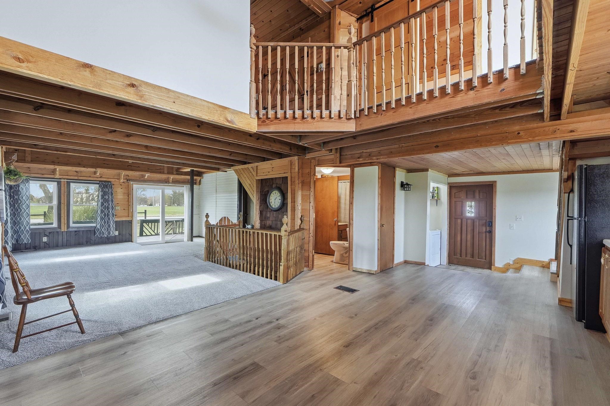 Photo 14 of 100 N 1000 W.