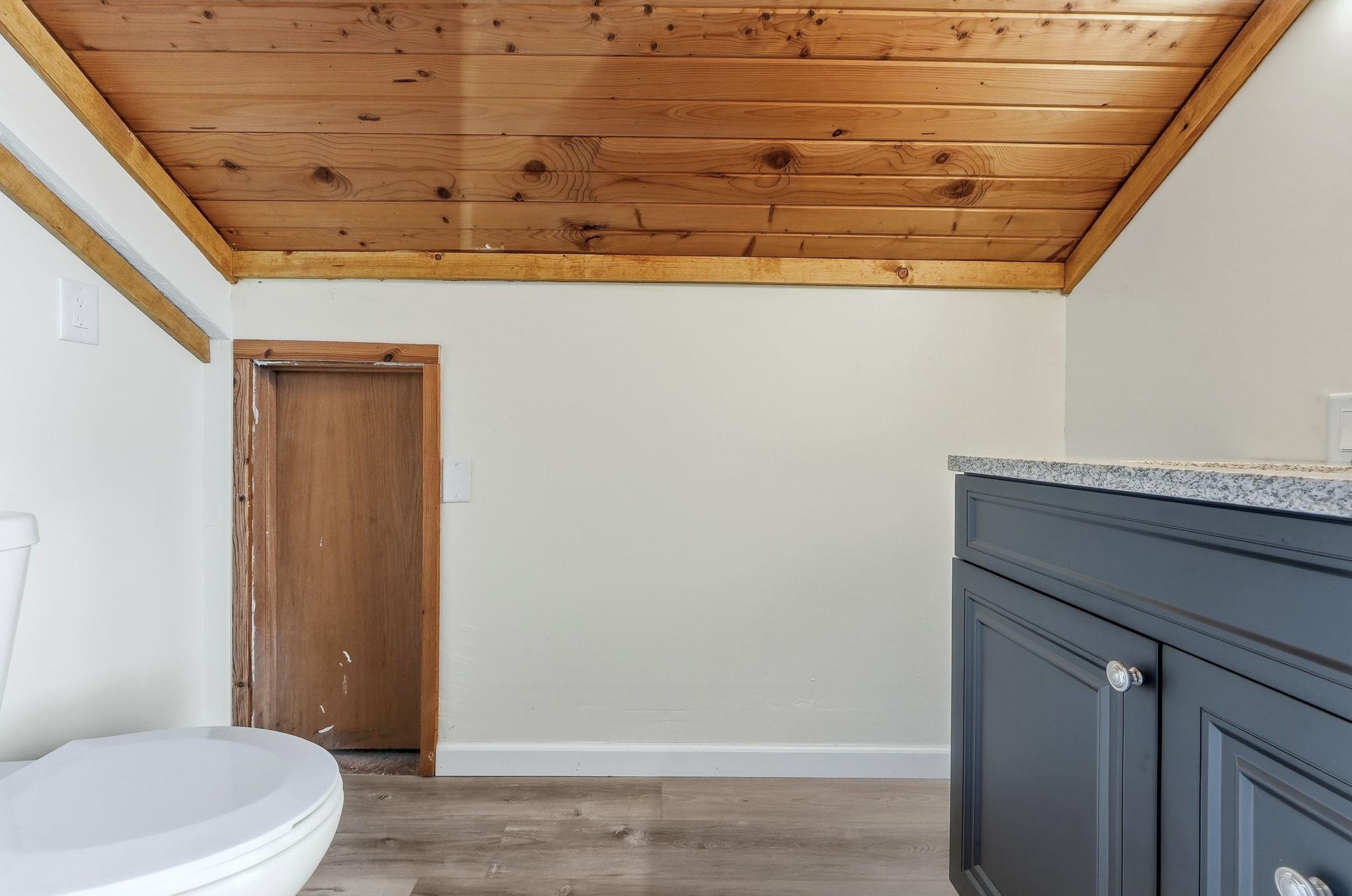 Photo 19 of 100 N 1000 W.