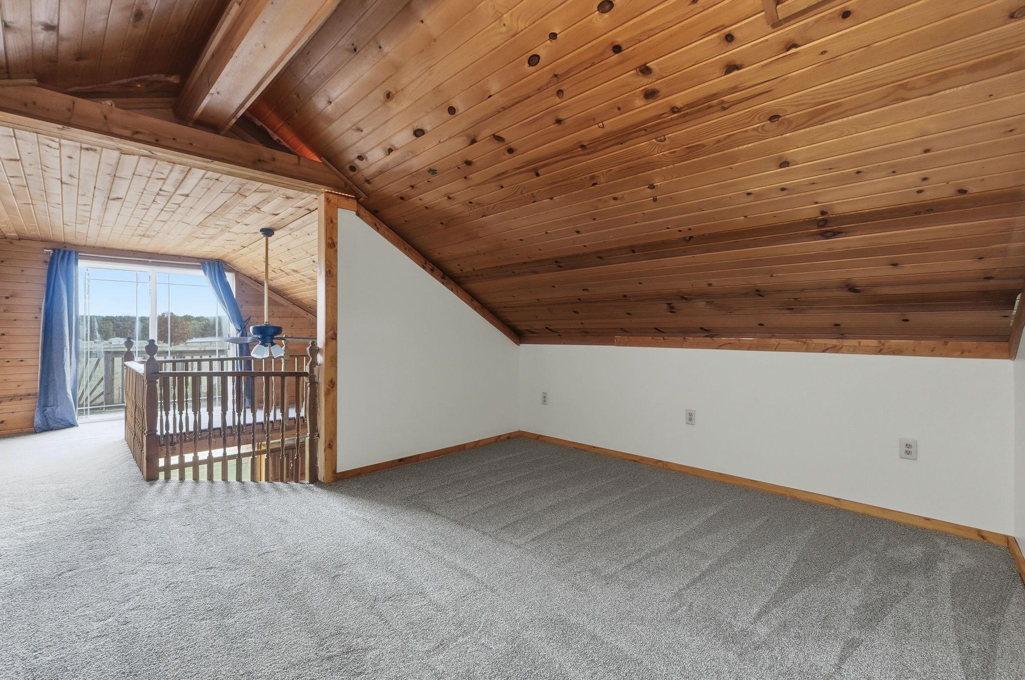 Photo 22 of 100 N 1000 W.