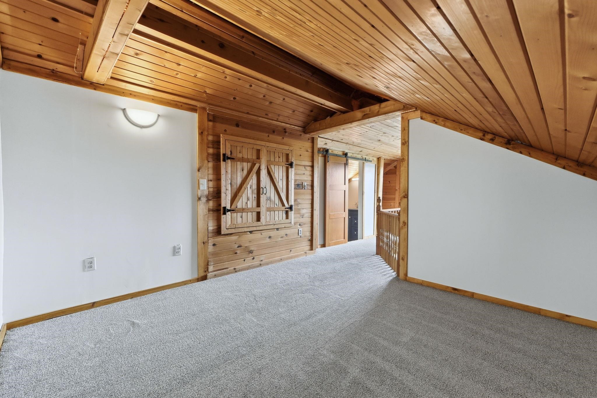 Photo 23 of 100 N 1000 W.