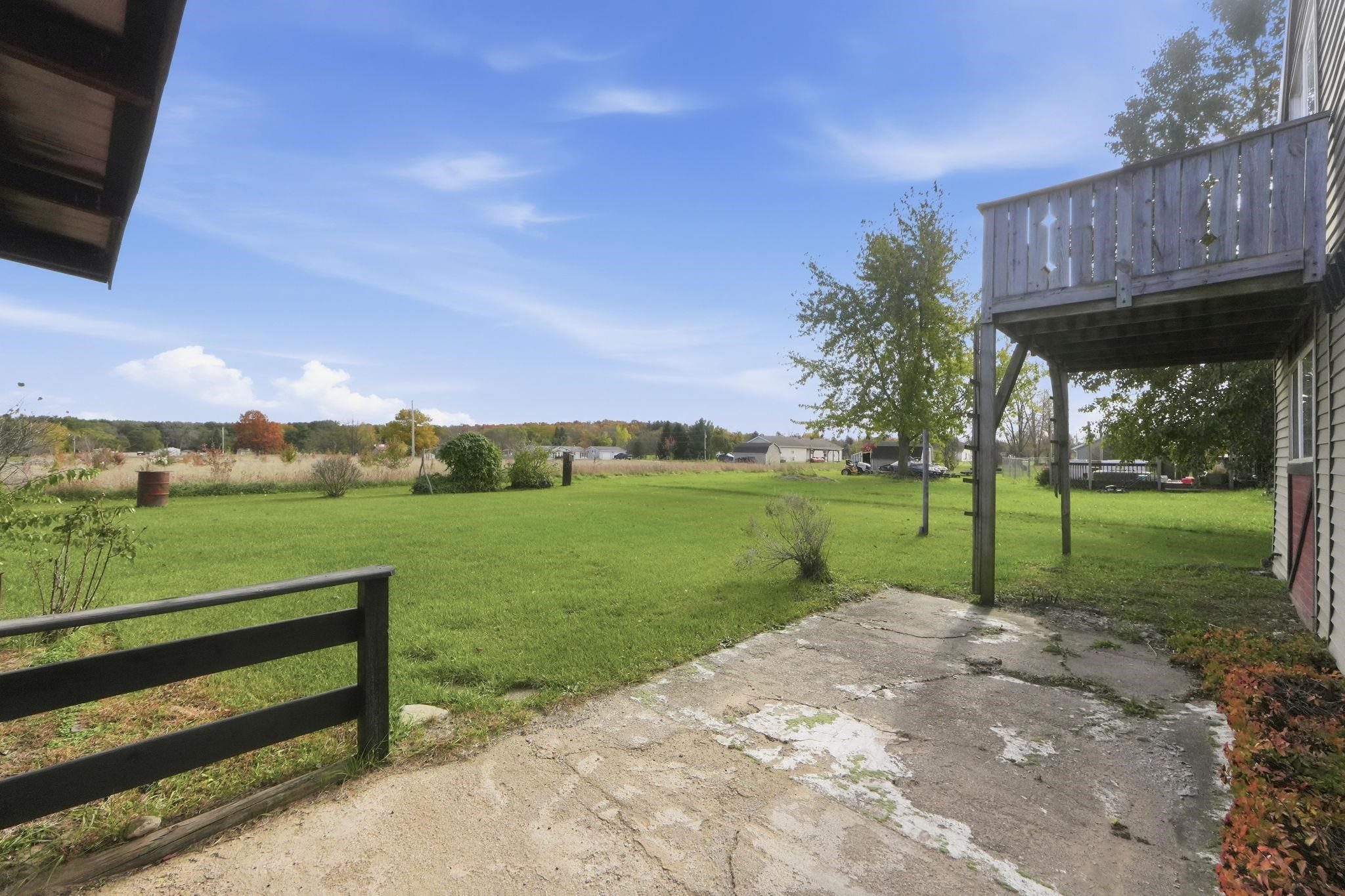 Photo 31 of 100 N 1000 W.