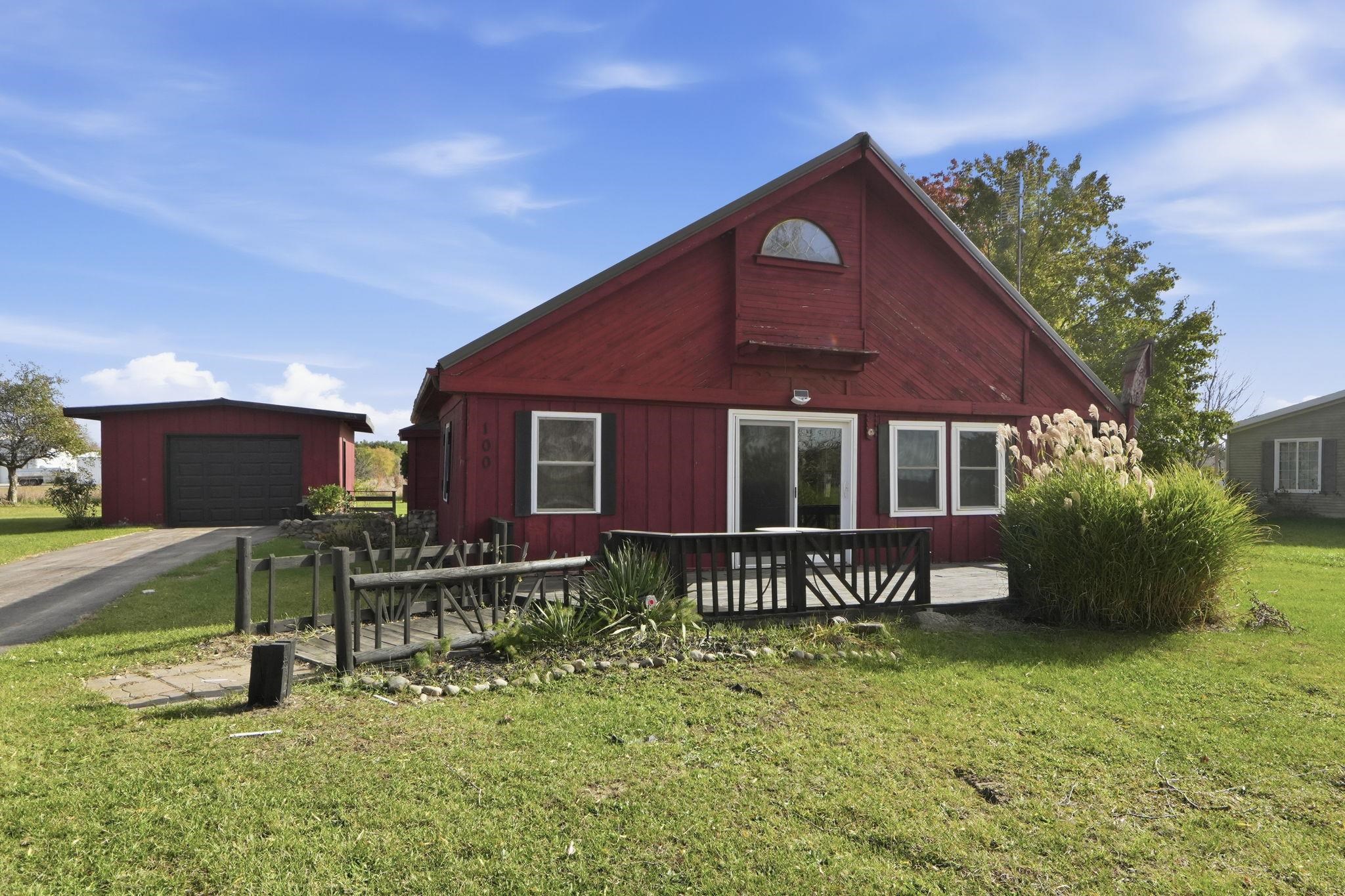 Photo 33 of 100 N 1000 W.