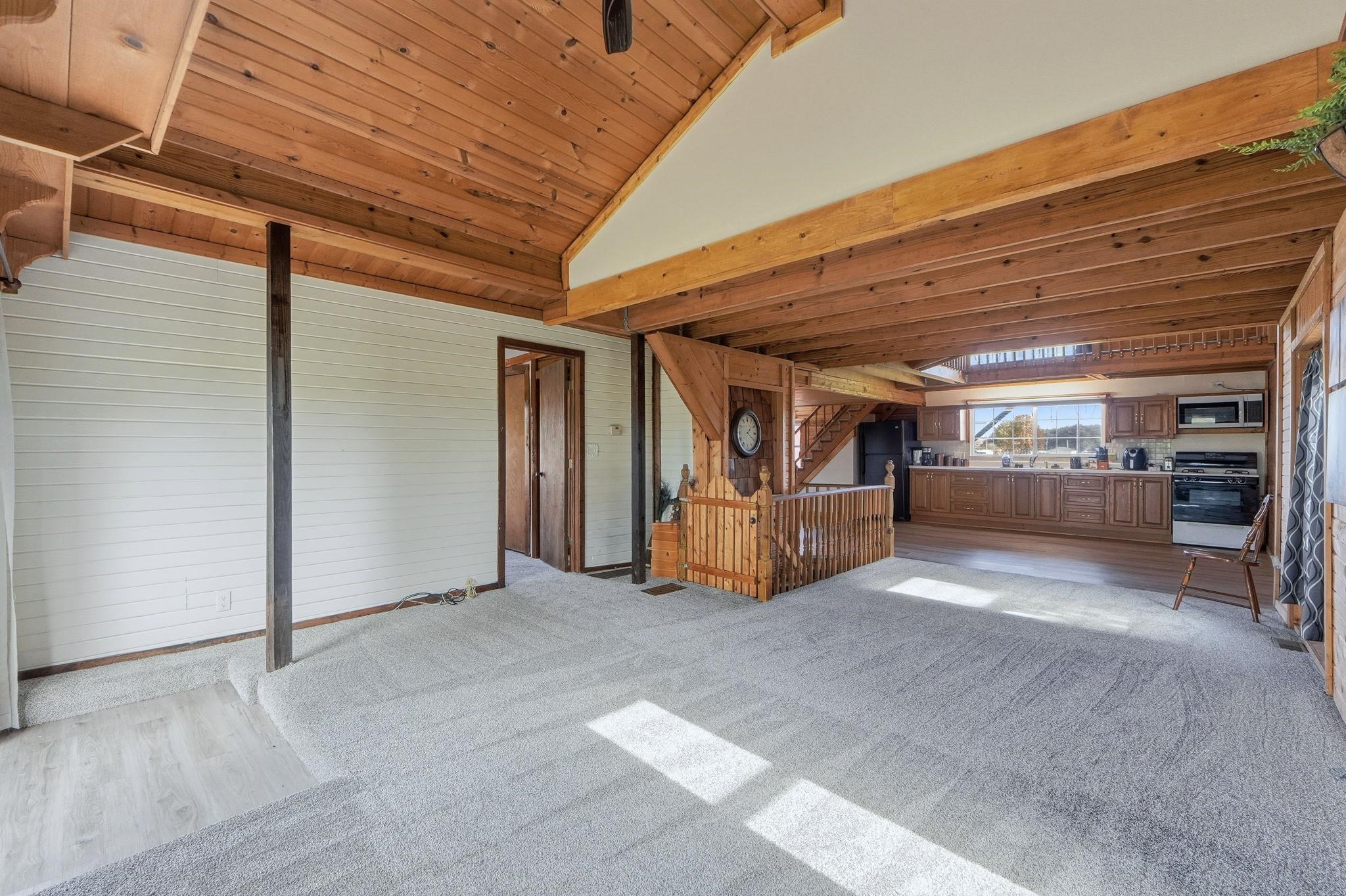 Photo 4 of 100 N 1000 W.