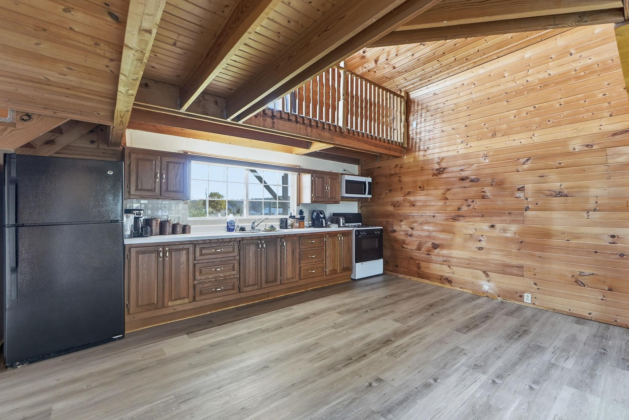 Photo 8 of 100 N 1000 W.