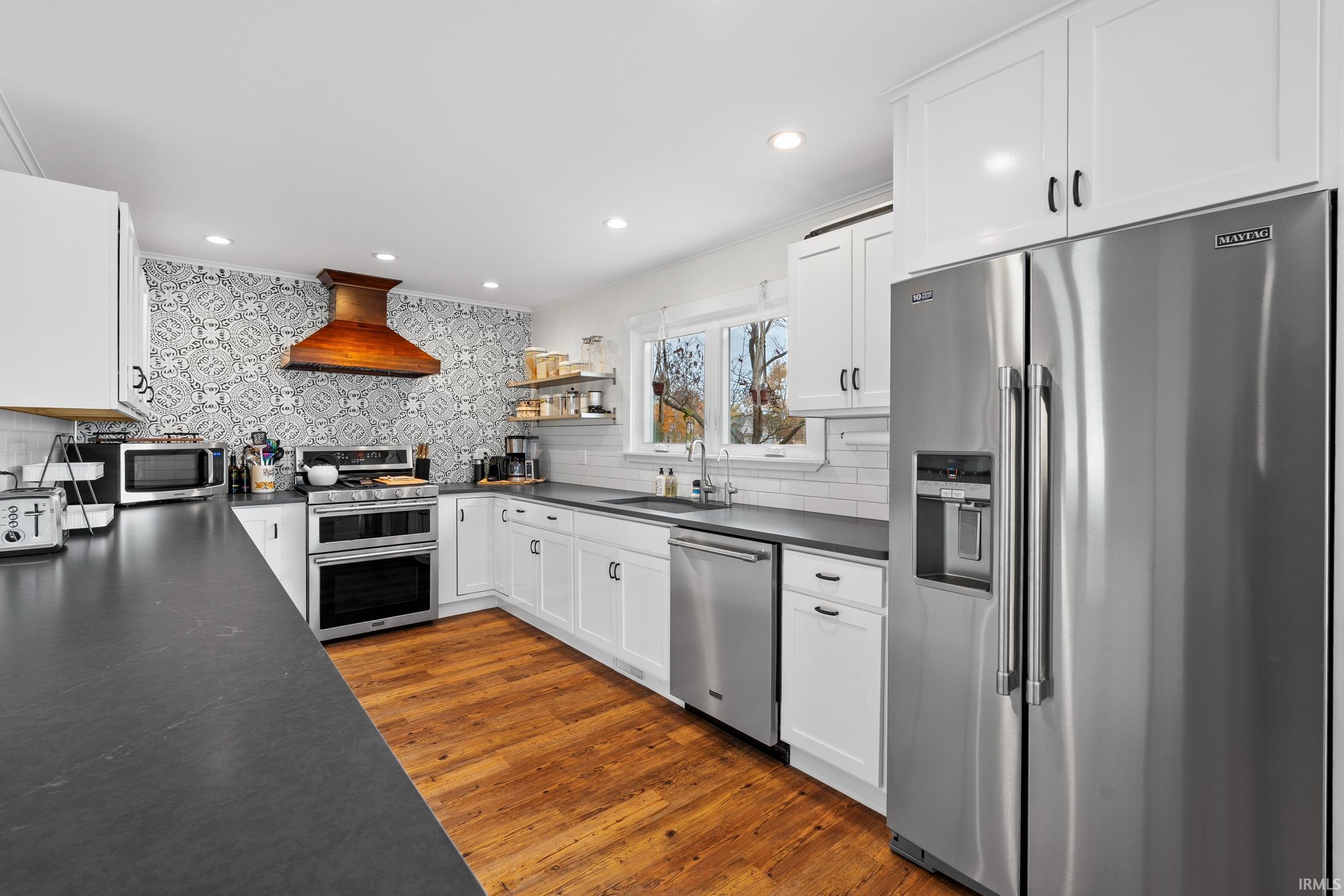 Photo 18 of 10492 N Elwood Avenue