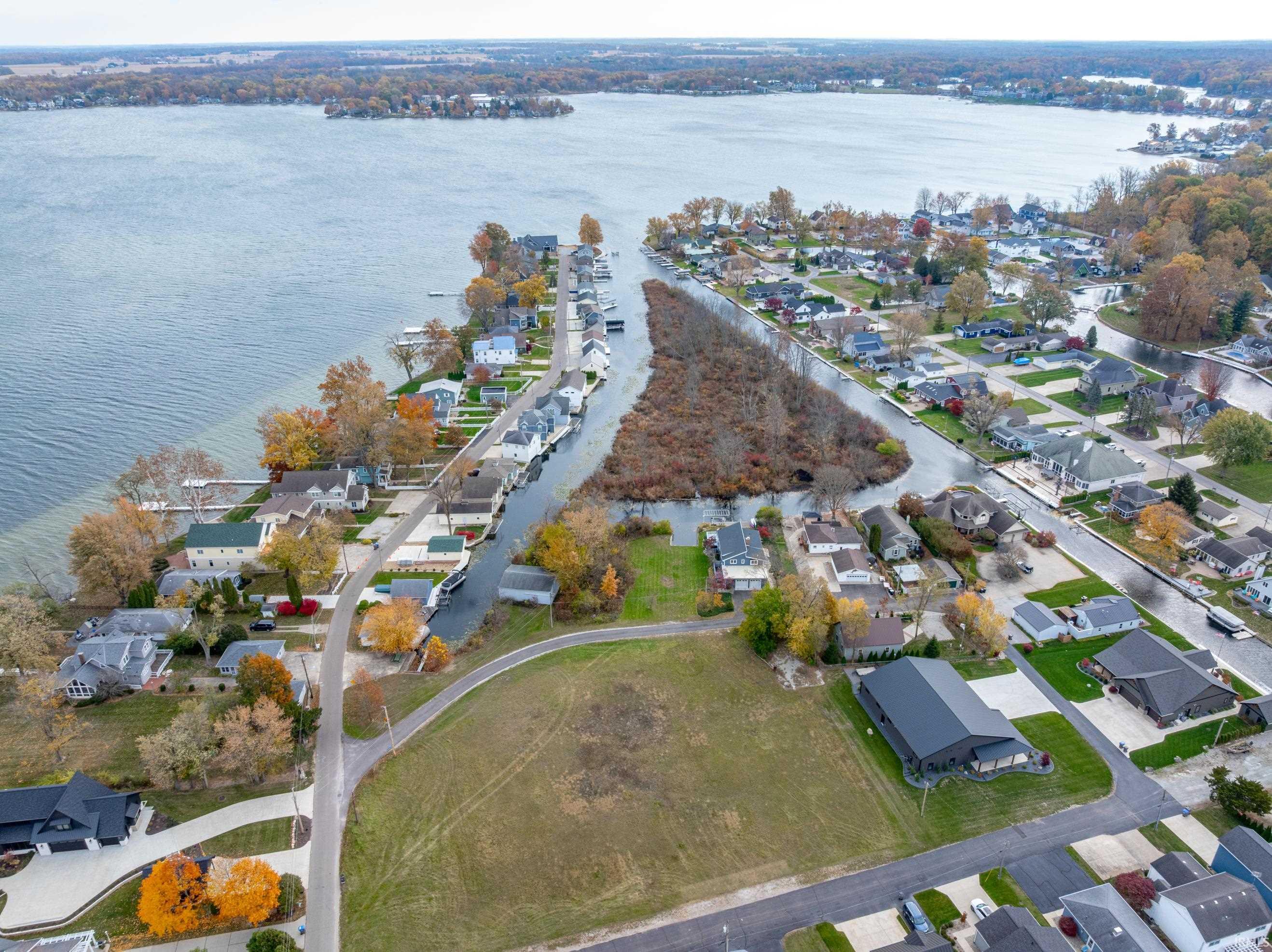 Homes for sale in Syracuse, IN | 10492 N Elwood Ave, Syracuse, IN 46567 | MLS# 202545068