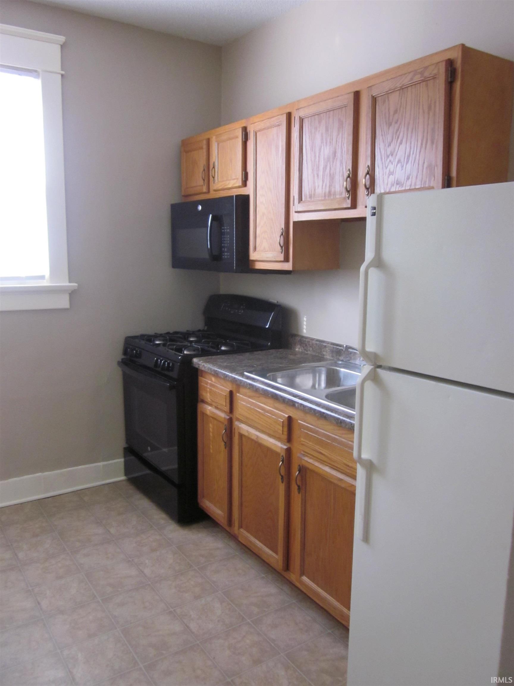 Photo 11 of 801 Grace Avenue