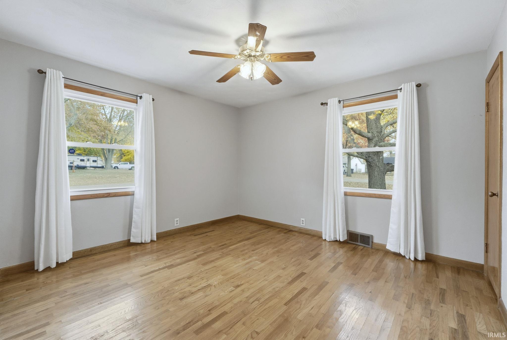 Photo 11 of 5310 Fernwood Avenue