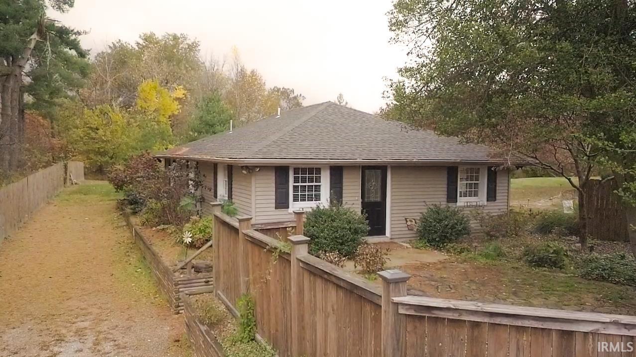 Homes for sale in Boonville, IN | 2233 Folsomville Rd, Boonville, IN 47601 | MLS# 202545261