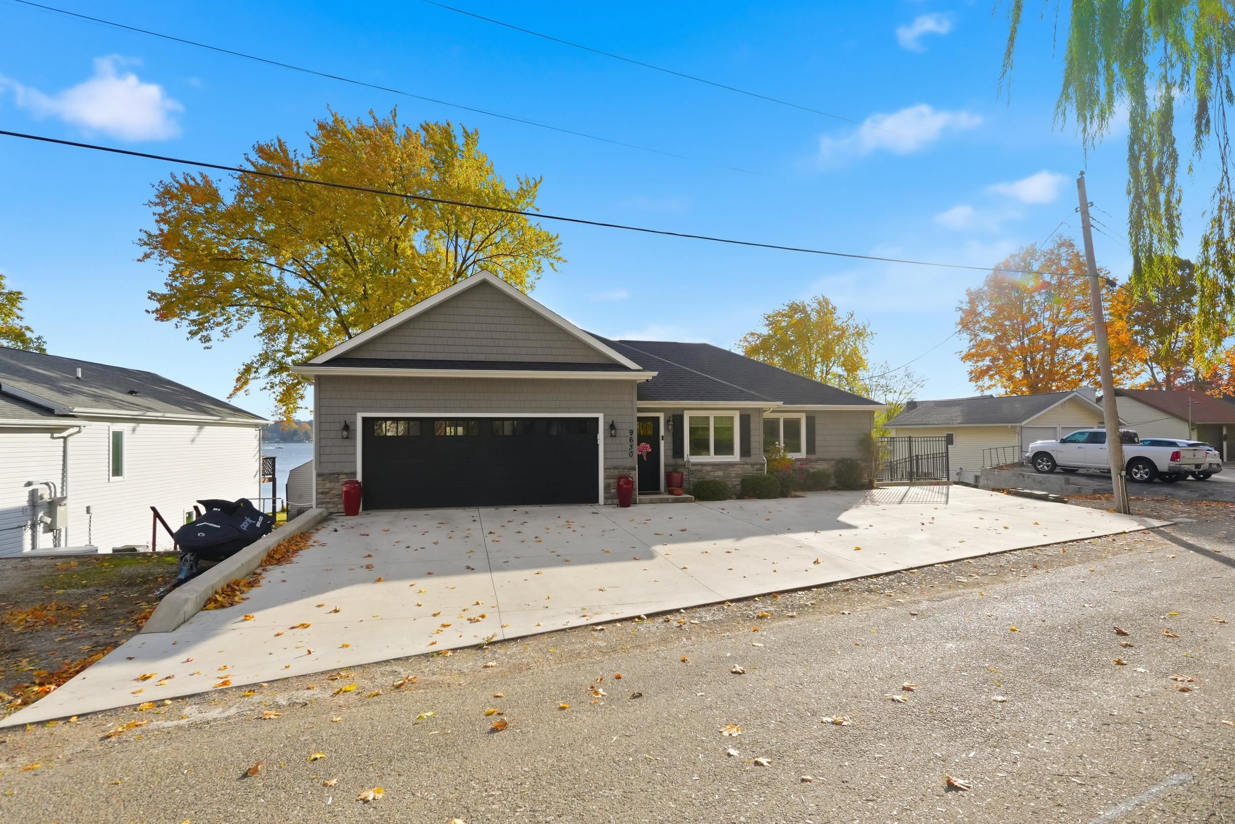 Photo 1 of 9630 E 520 S