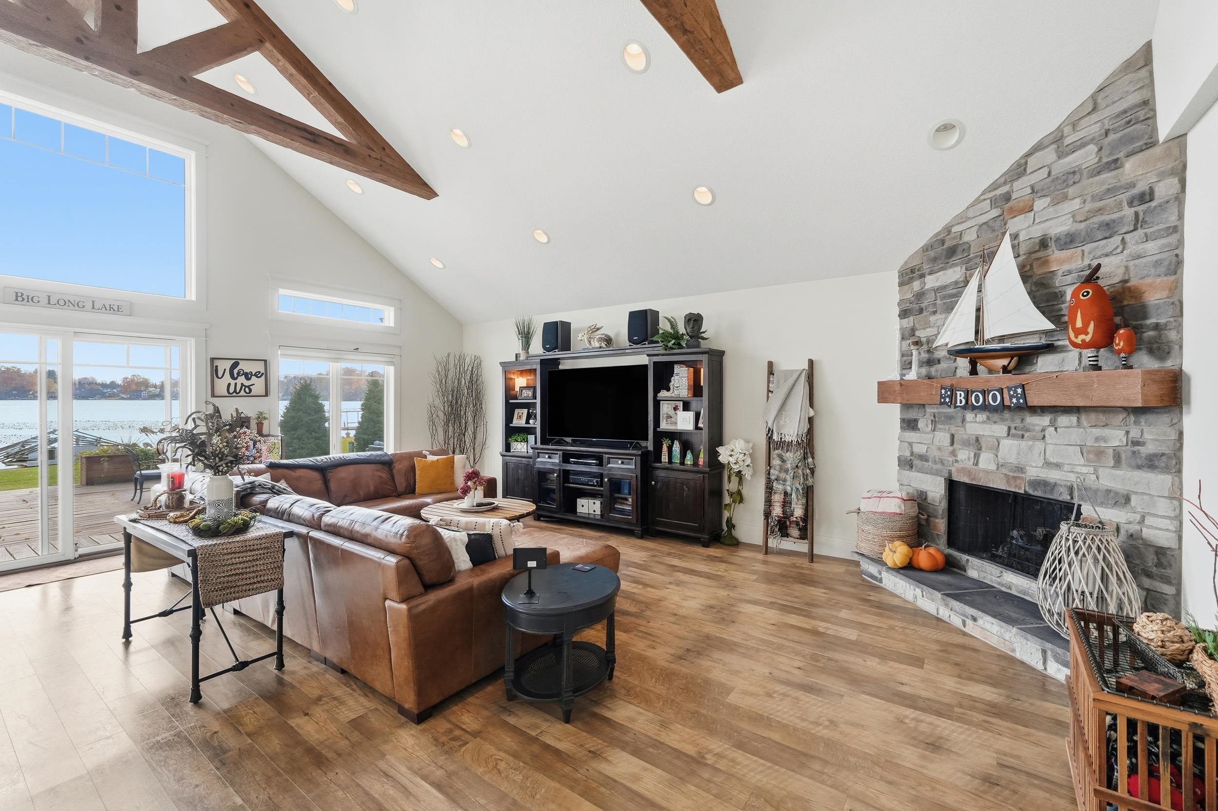 Photo 17 of 9630 E 520 S