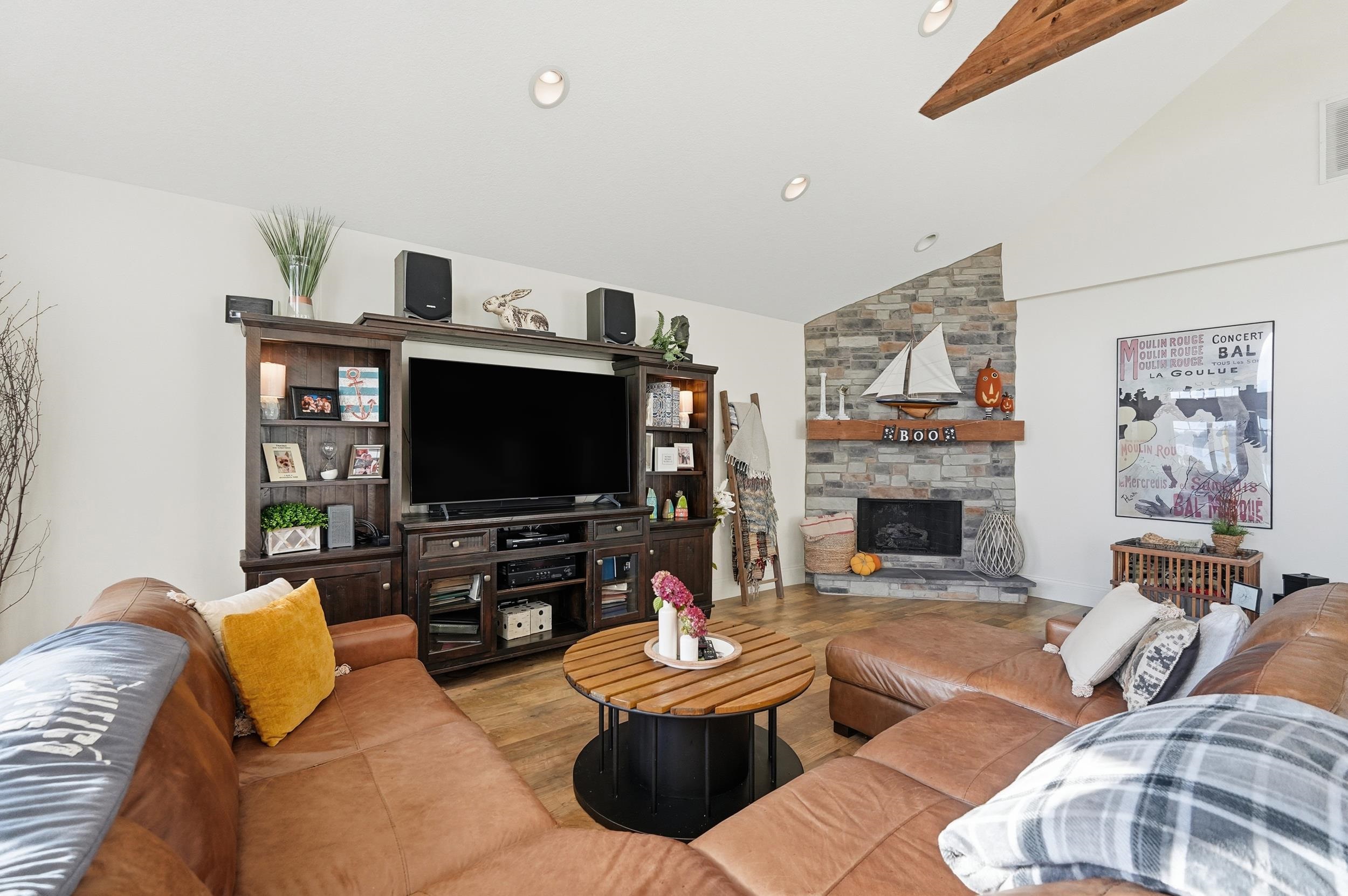 Photo 18 of 9630 E 520 S