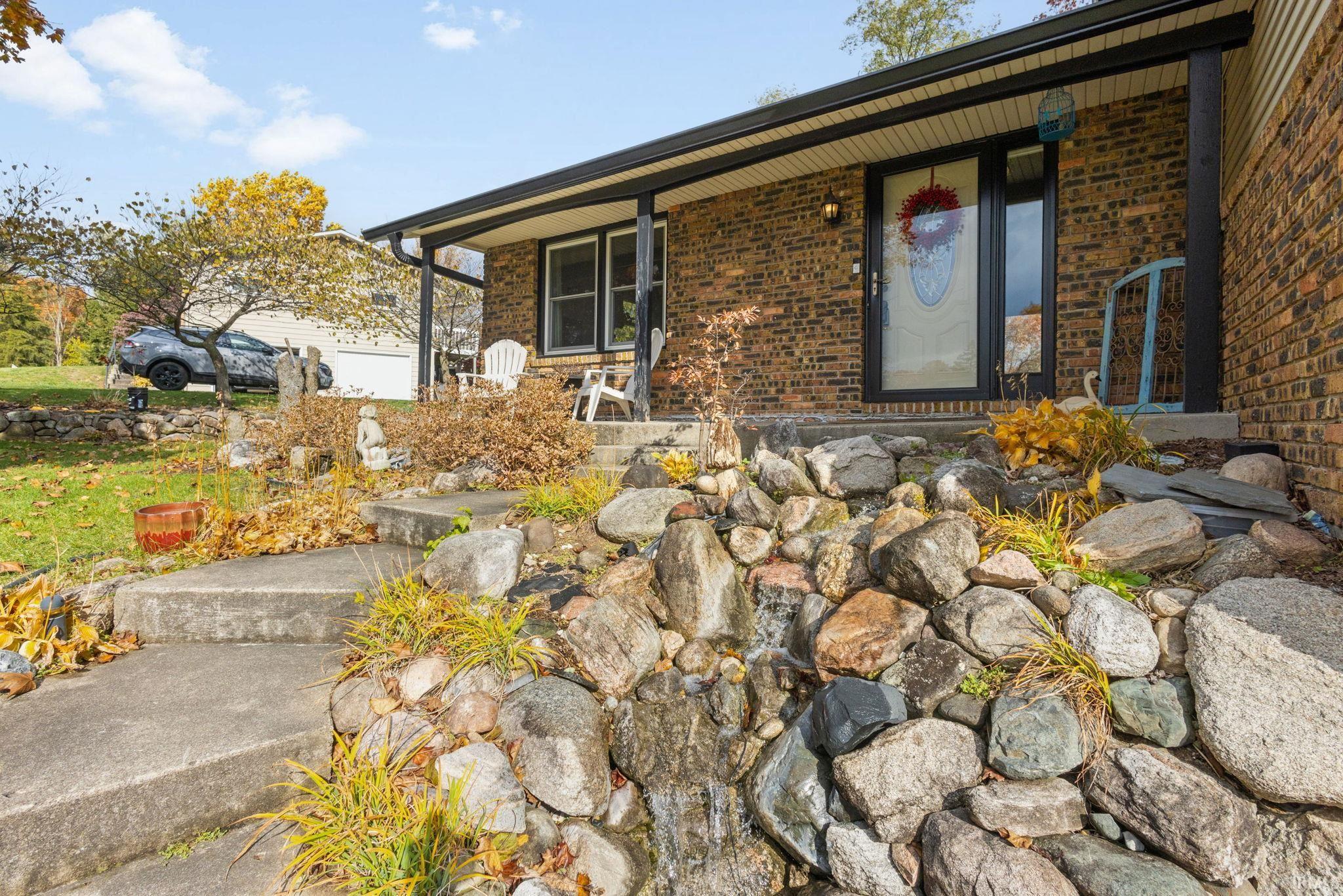 Photo 2 of 51040 Shady Lane