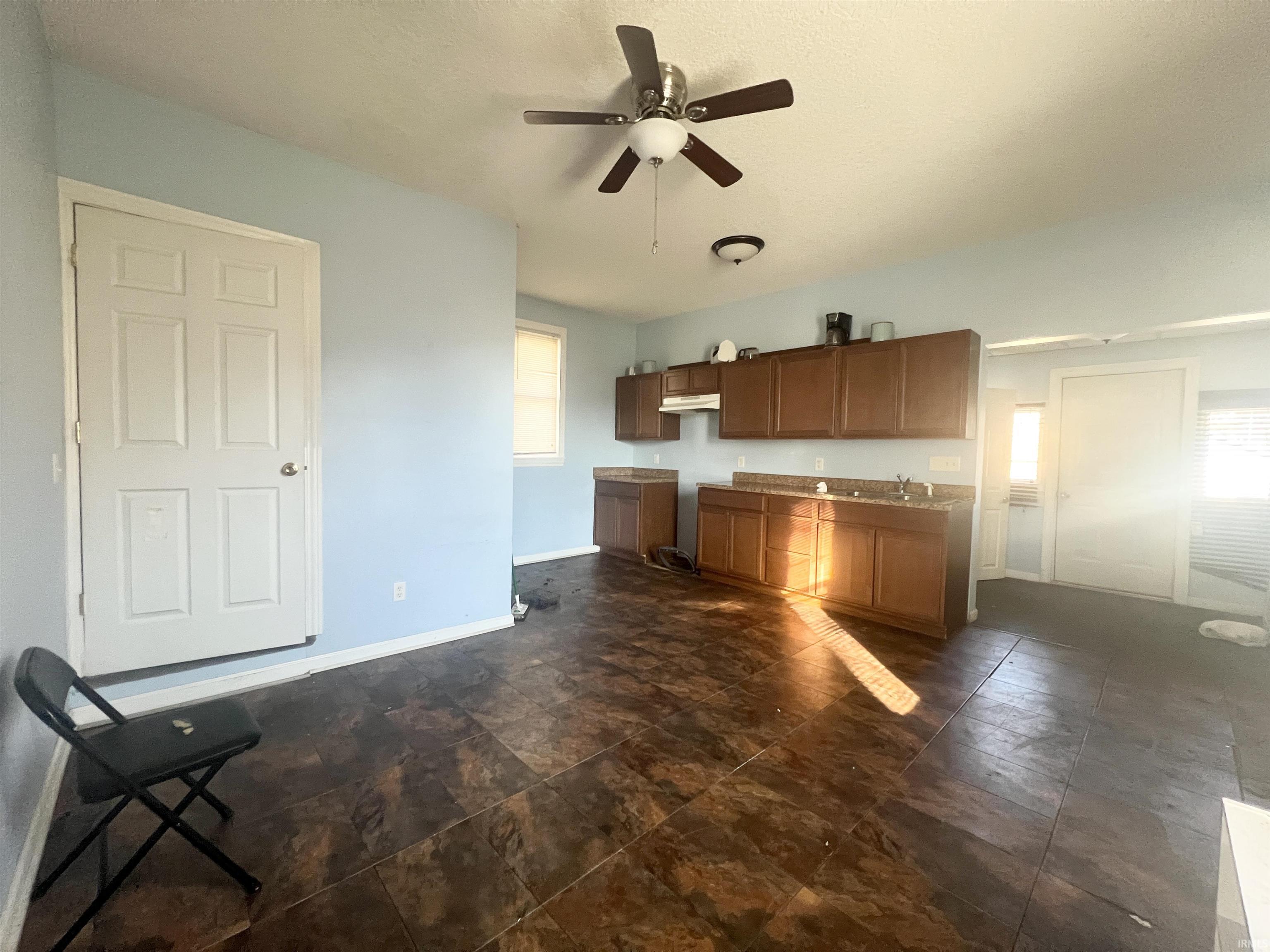 Photo 4 of 2225 Smith Street