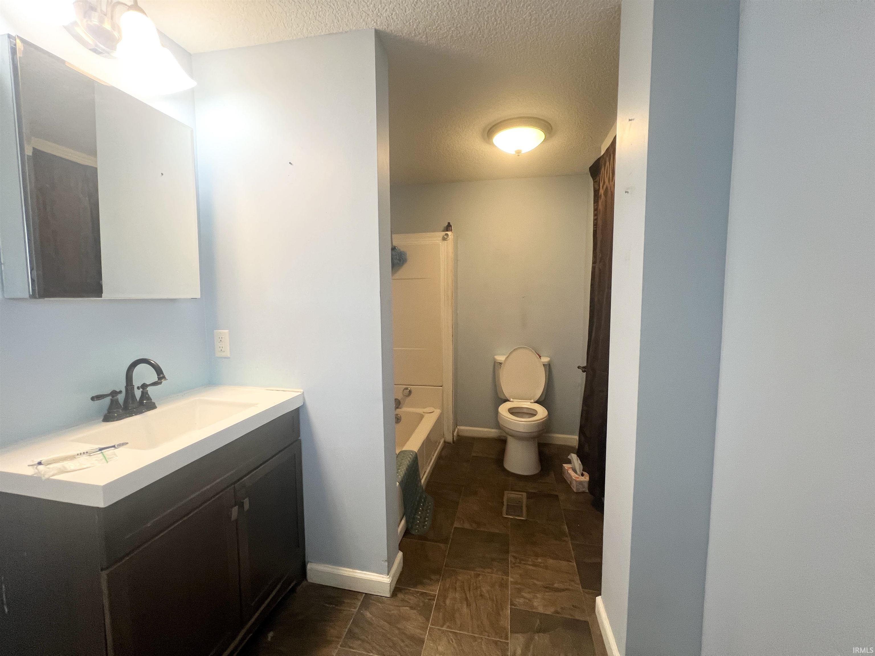 Photo 6 of 2225 Smith Street