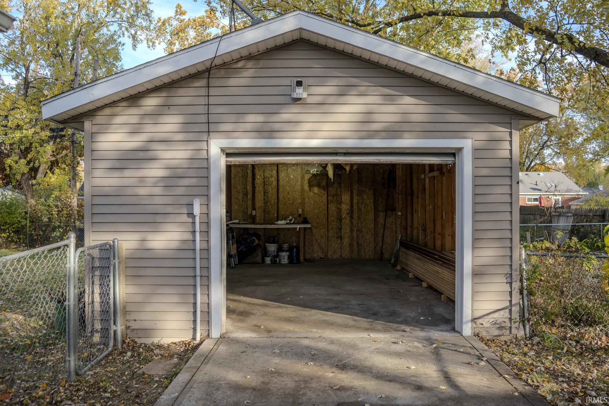 Photo 17 of 556 Montclair Drive