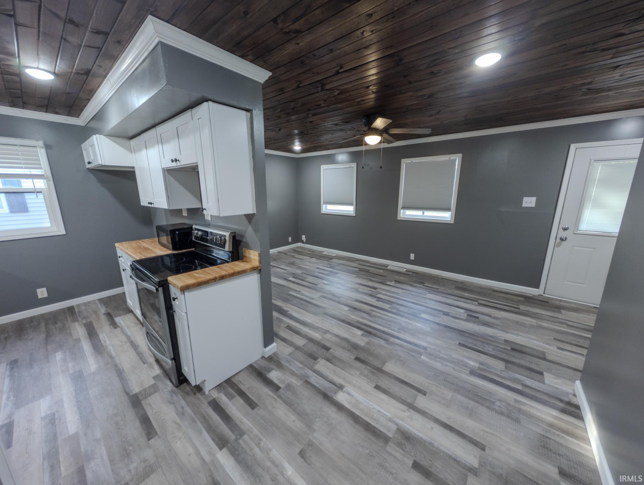 Photo 2 of 556 Montclair Drive