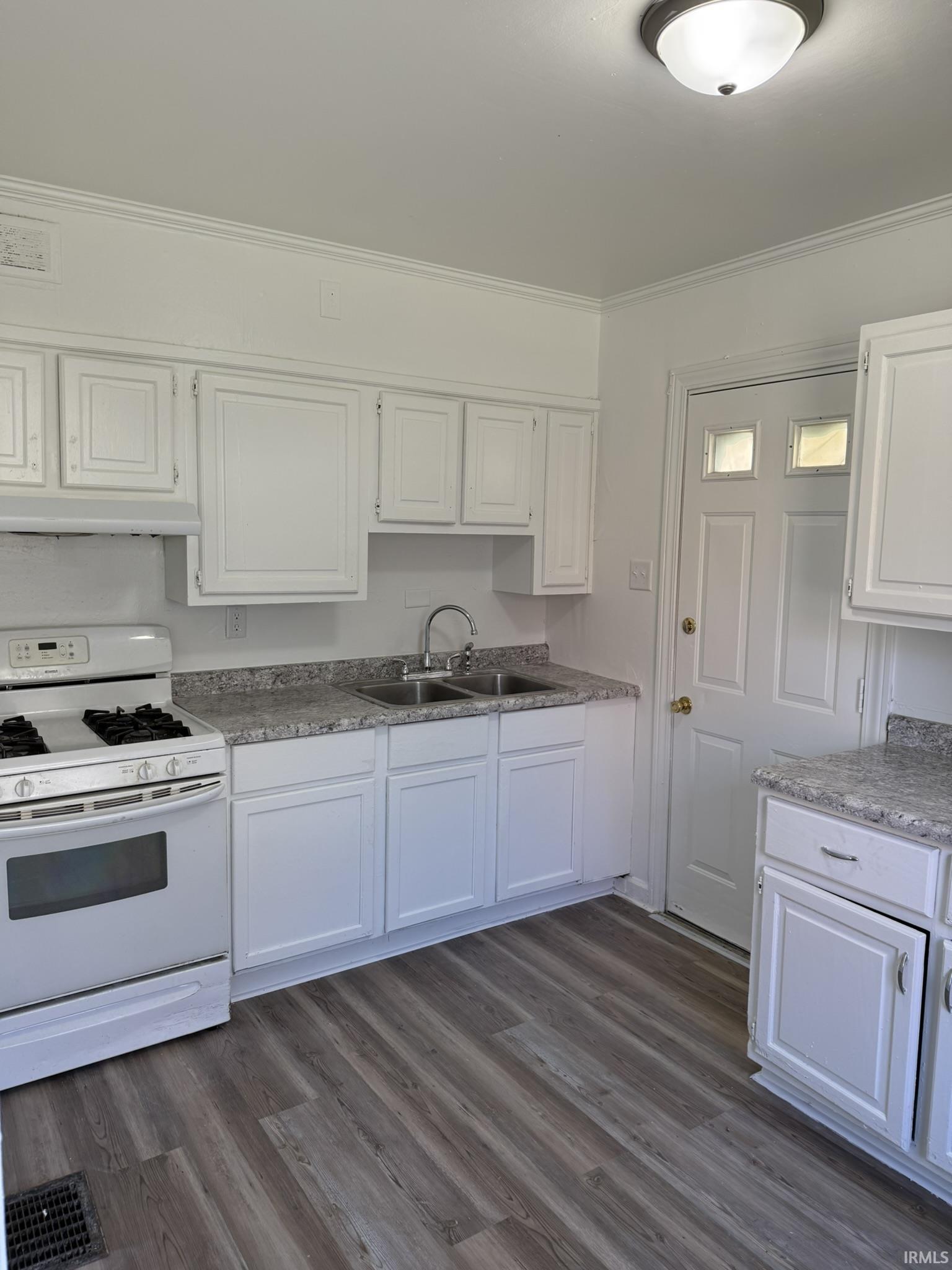 Photo 5 of 4025 Smith Street